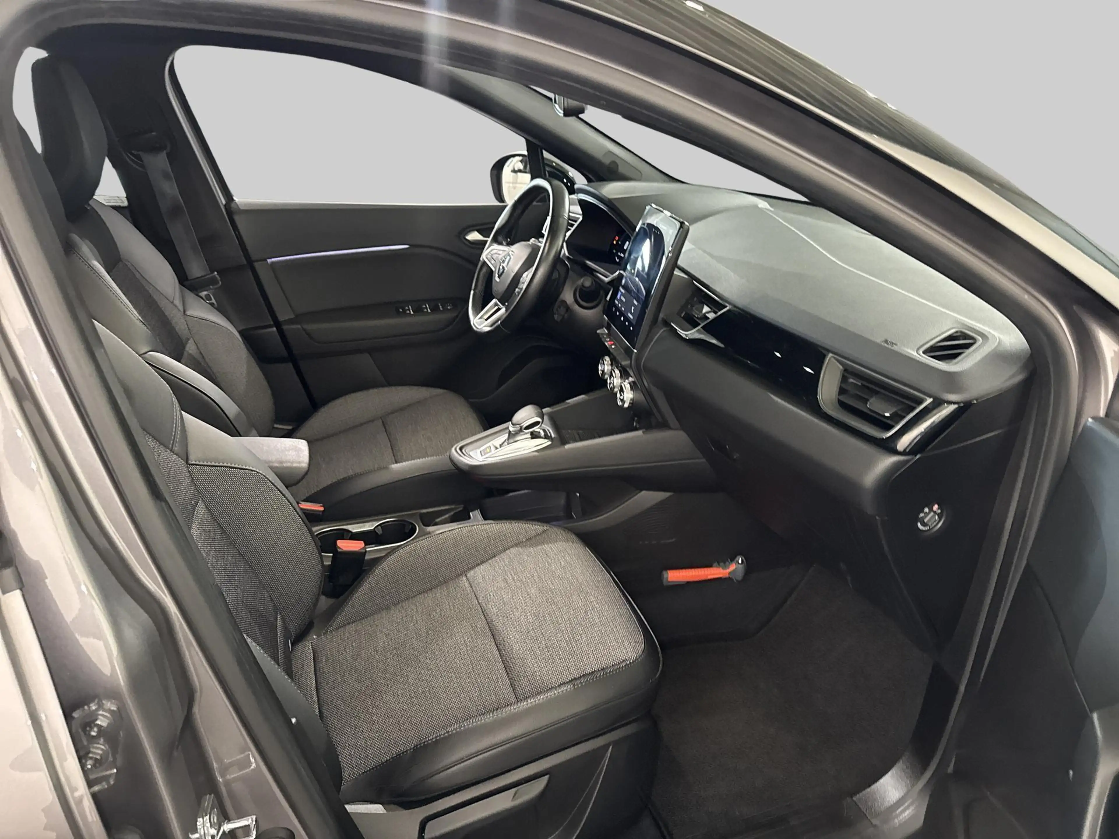 Renault Captur 1.6 E-Tech Hybrid 145 Rive Gauche — photo 13