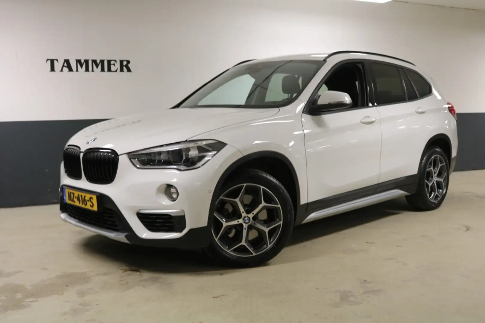 BMW X1 sDrive20i Corporate Lease High Executive Blanc - 1