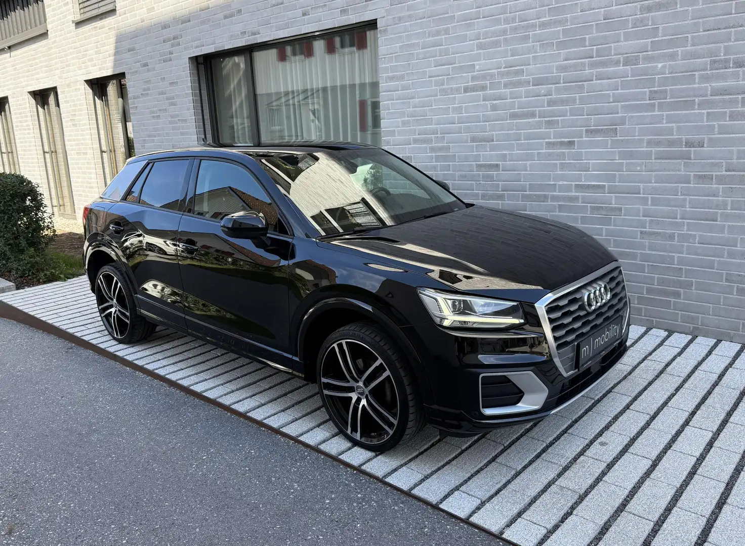 Audi Q2 35 TFSI Sport 110 kW (150 PS), Autom. 7-Gang, F... Schwarz - 1