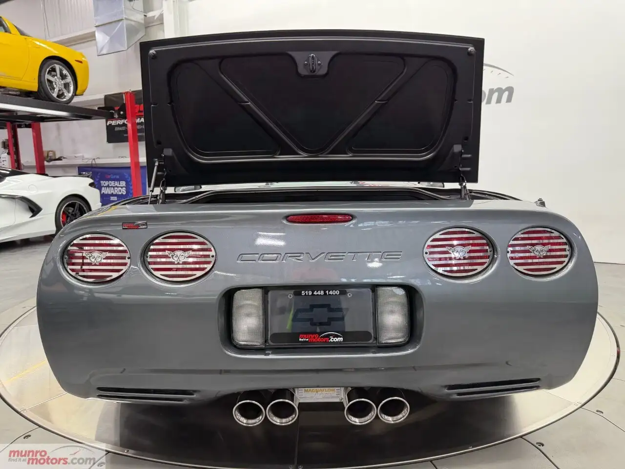 Chevrolet Corvette снимка Chevrolet Corvette