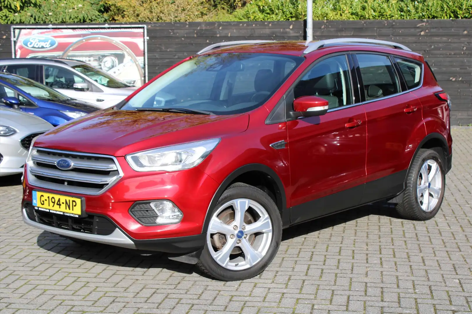 Ford Kuga 1.5 EcoBoost 120PK 2WD Titanium, Sony Audio, Camer Rouge - 1
