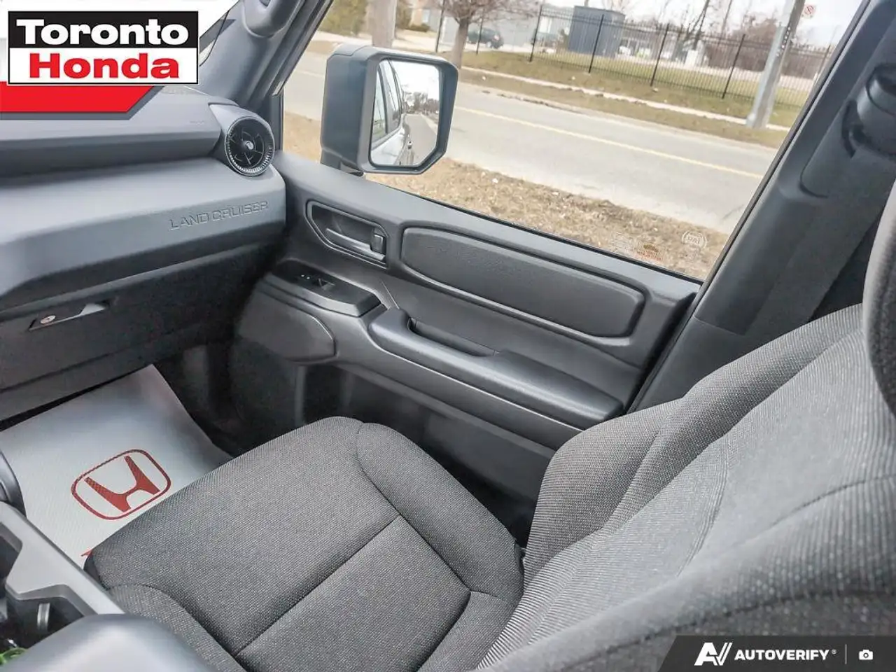 Toyota Land Cruiser снимка Toyota Land Cruiser