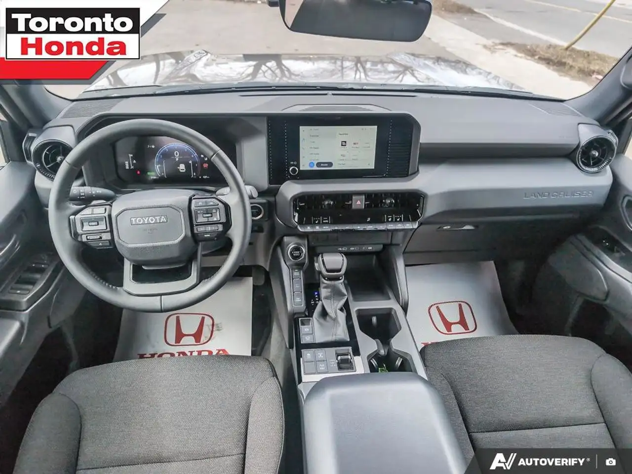 Toyota Land Cruiser снимка Toyota Land Cruiser