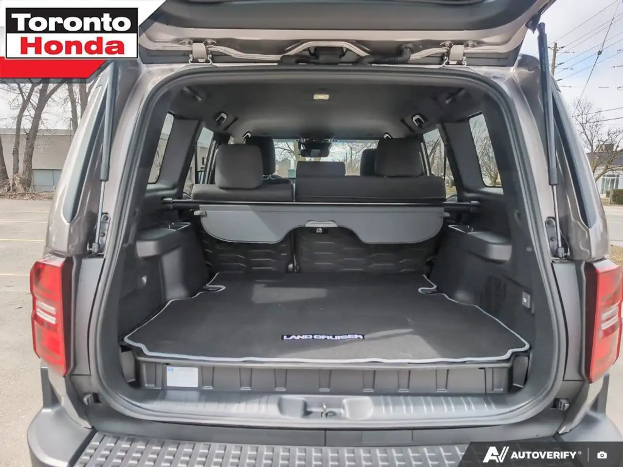 Toyota Land Cruiser снимка Toyota Land Cruiser