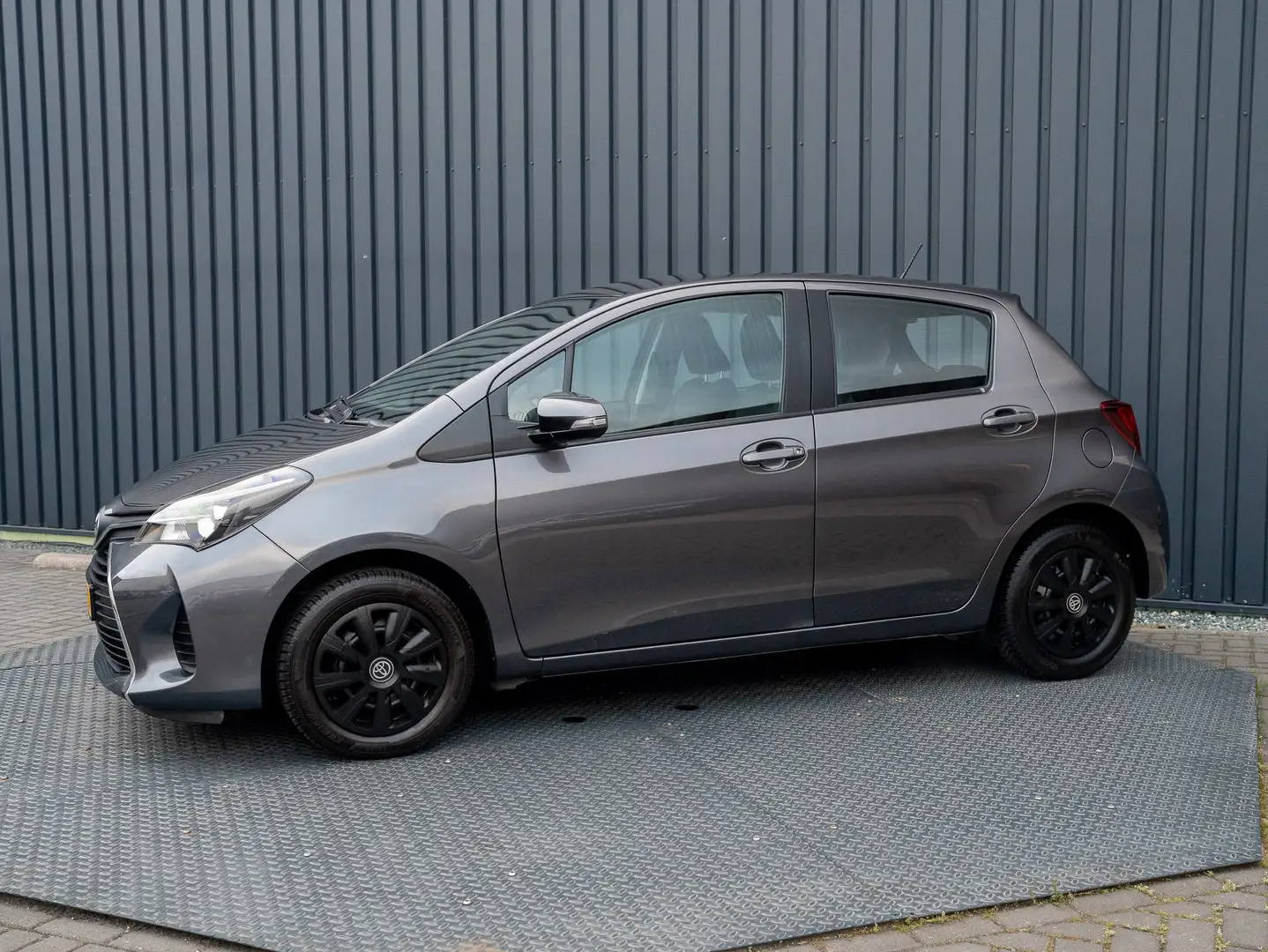 Toyota Yaris 1.0 VVT-i Aspiration | Navi | Bluetooth | Climate Grigio - 2