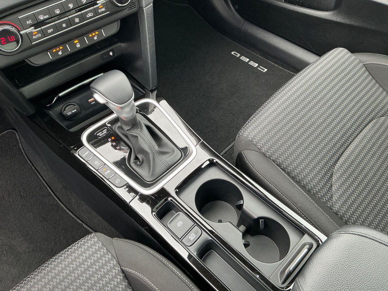 Kia Ceed / cee'd — photo 24