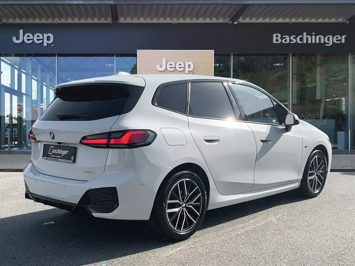 BMW 218 i Active Tourer Aut. Weiß - 2