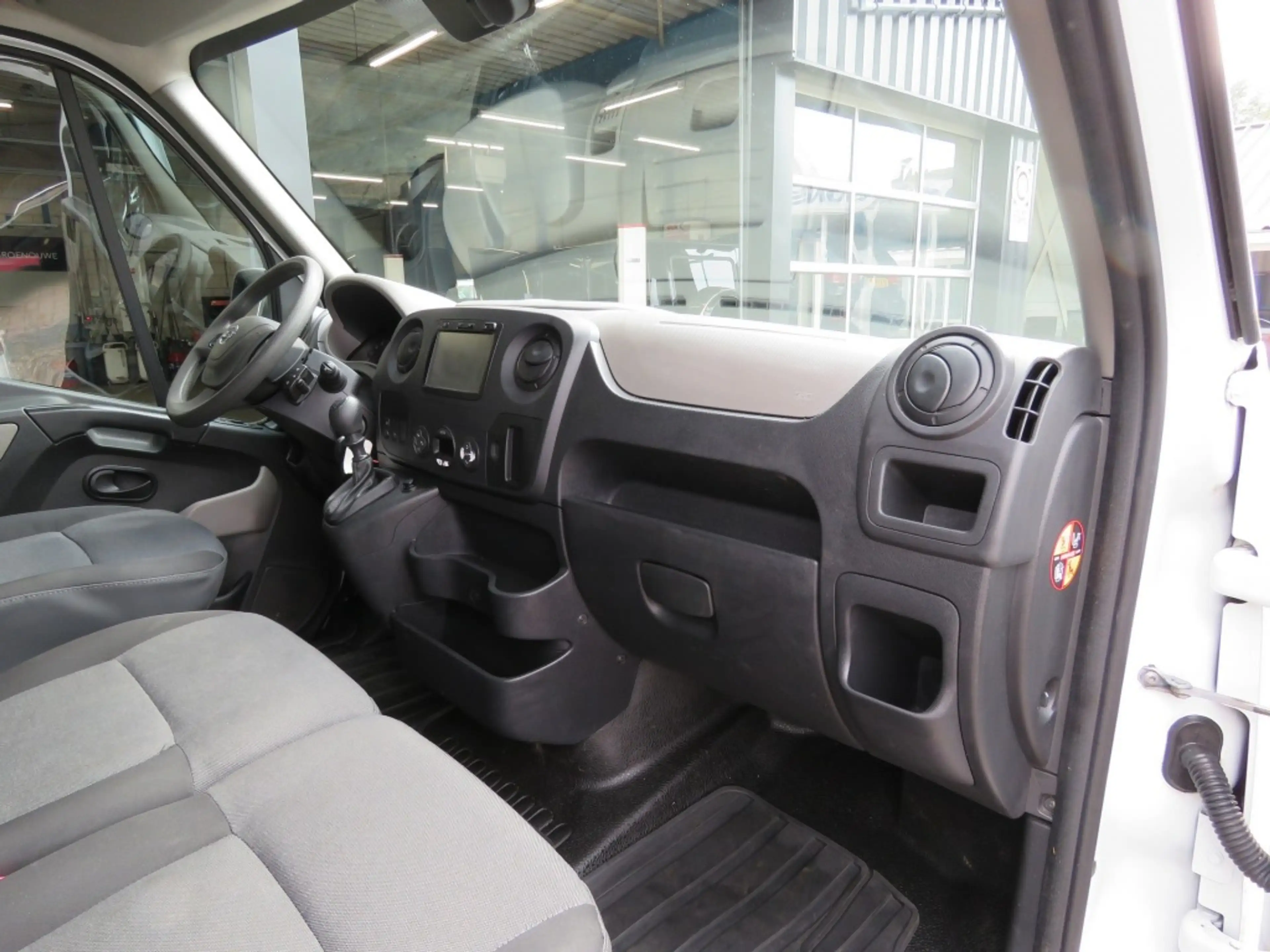 Nissan NV400 2.3 dCi 130PK L2H2 Business / Navi / Camera / Acc — photo 21