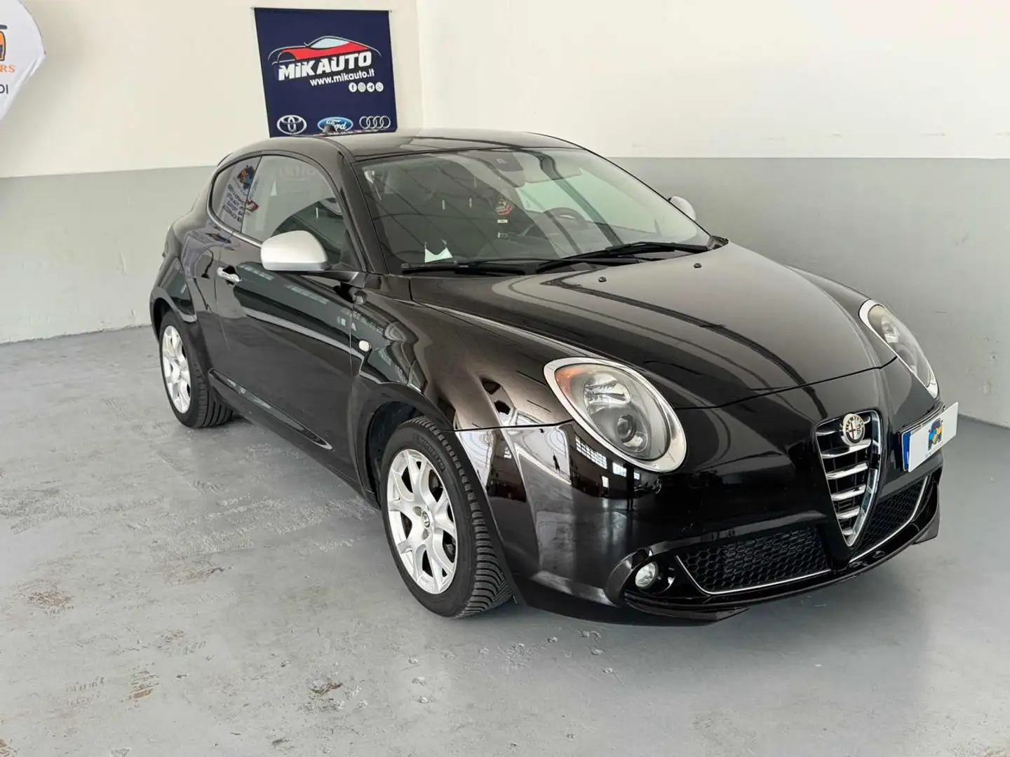 Alfa Romeo MiTo 1.4 T 120 CV GPL Distinctive Schwarz - 2