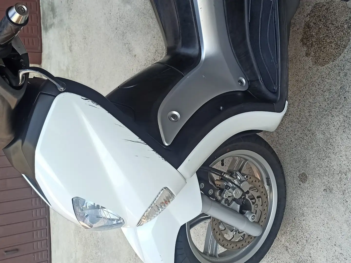 Yamaha X-City 250 Wit - 2