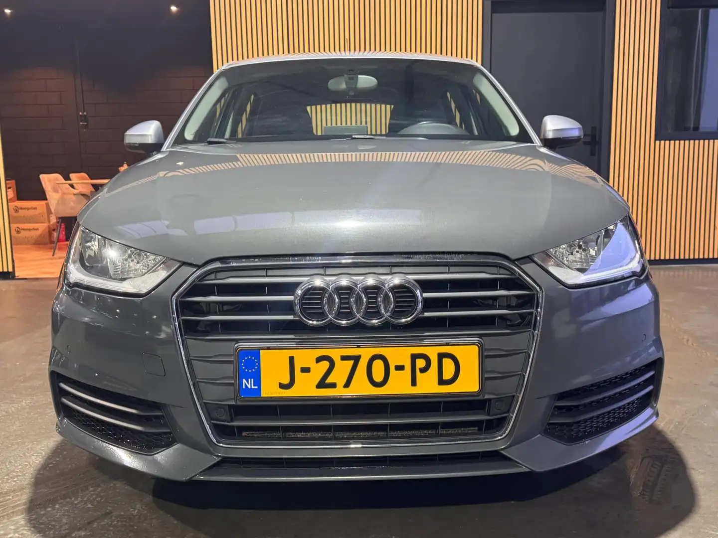 Audi A1 Sportback 1.0 TFSI 5-deurs Navi|Airco|PDC|APK Grau - 2
