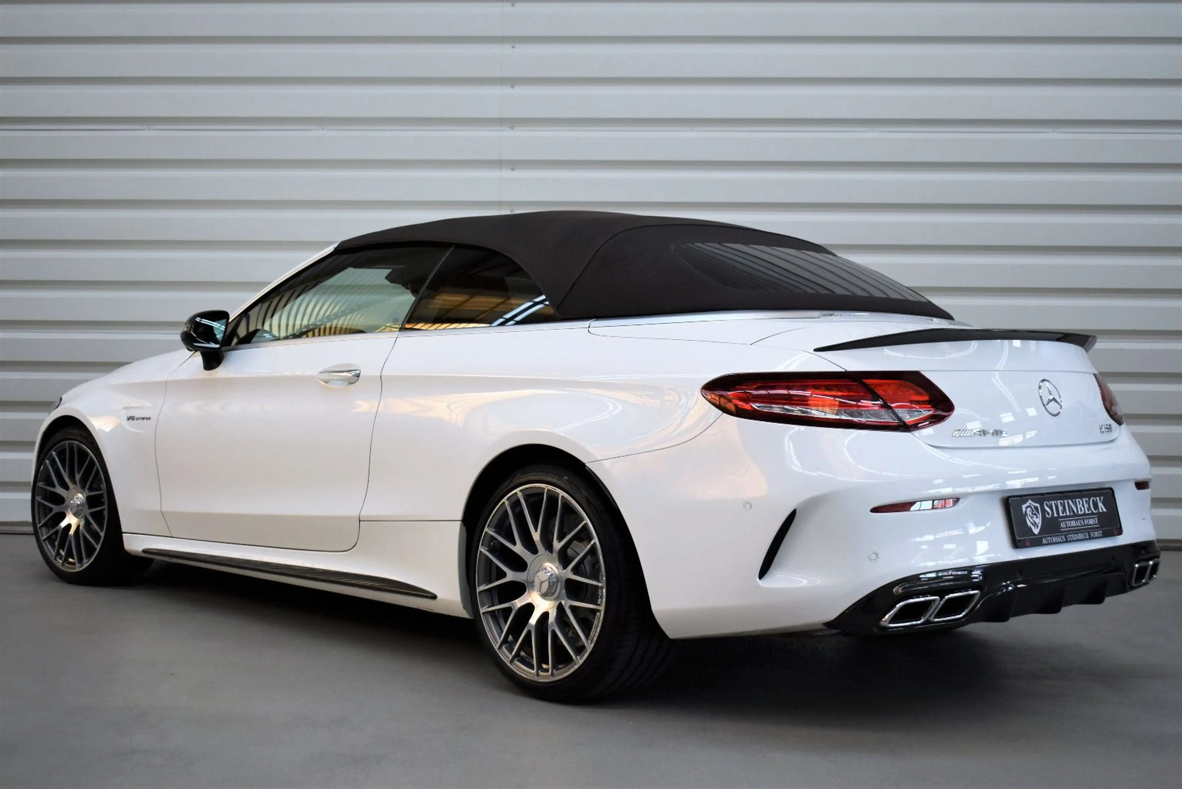 Mercedes-Benz C 63 AMG Cabrio+Burmester+Memory+Totwinkel+360° — photo 2