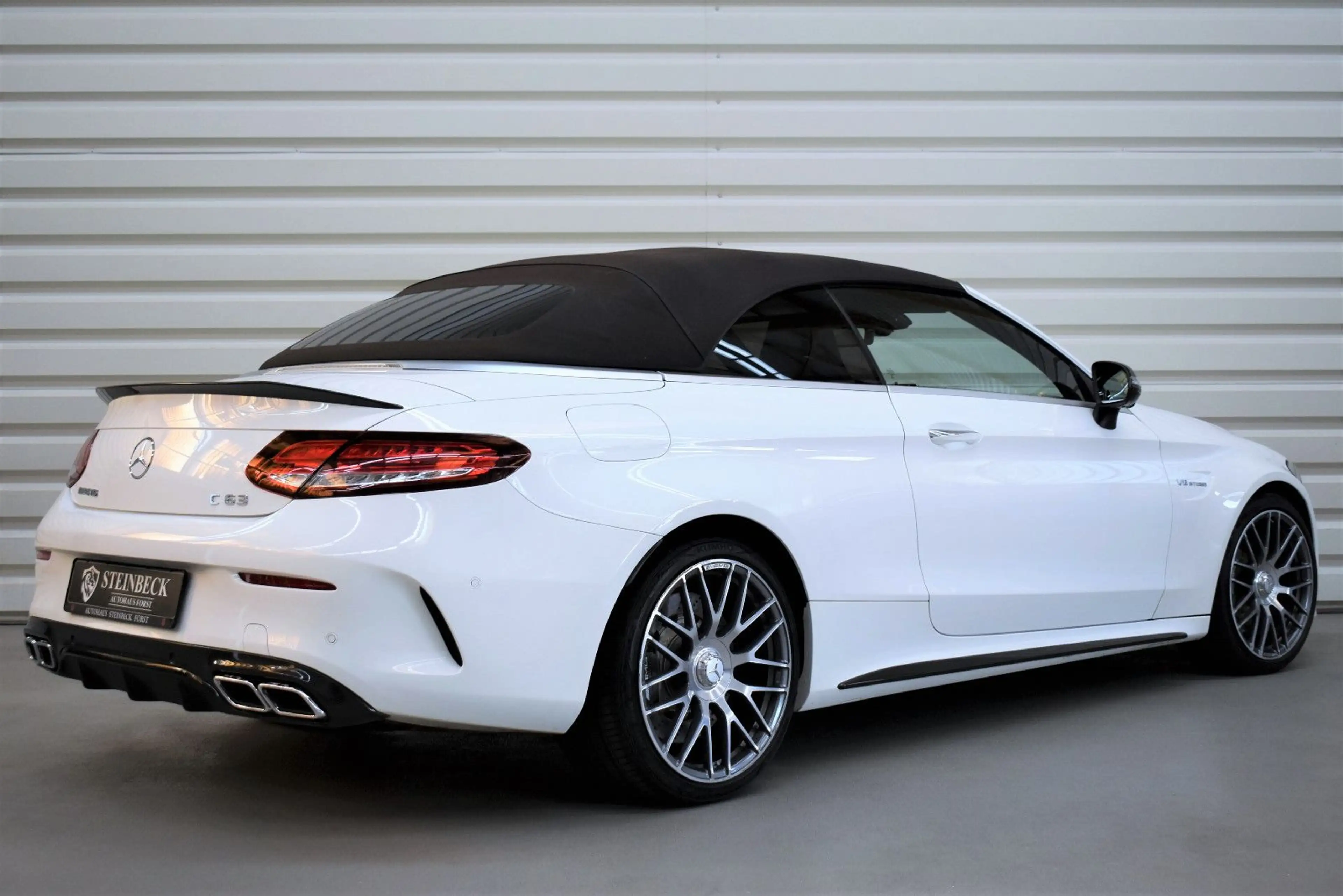 Mercedes-Benz C 63 AMG Cabrio+Burmester+Memory+Totwinkel+360° — photo 4