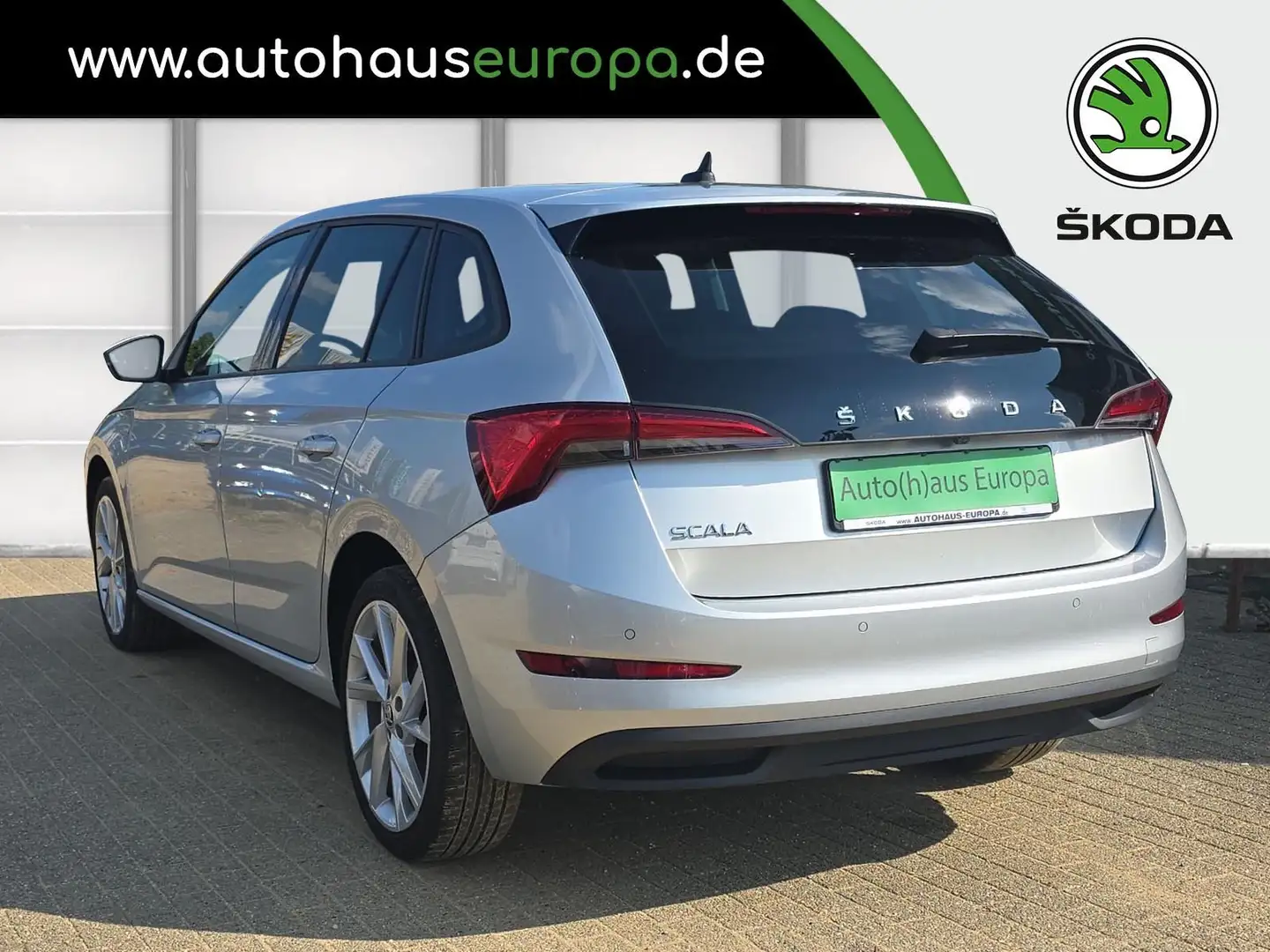 Skoda Scala 1.5 TSI DSG Tour KlimaA SmartLink Kam SHZ LHZ LED Silber - 2