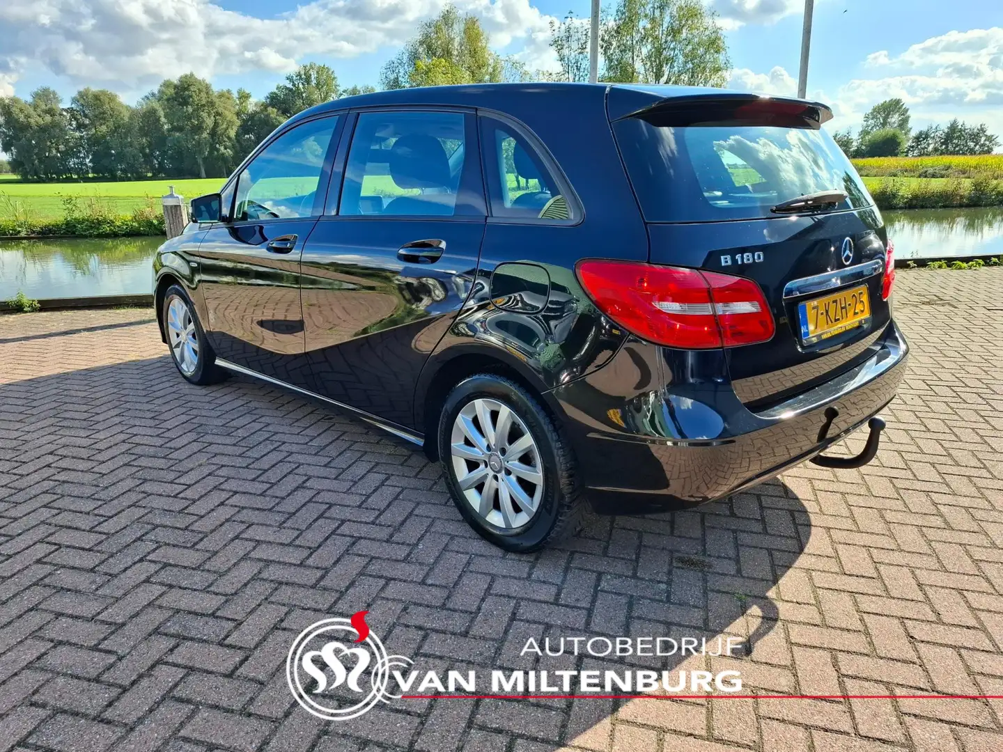Mercedes-Benz B 180 Ambition Airco Stoelverw. PDC v+a Trekhaak Zwart - 2