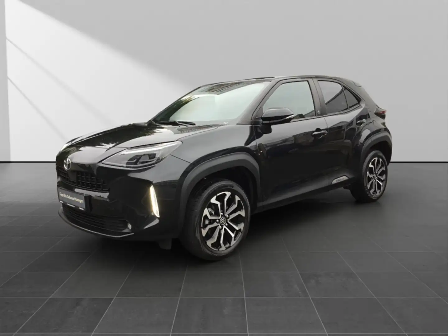 Toyota Yaris Cross 1.5 Hybrid Team D*Winterpaket*Navi* Noir - 1