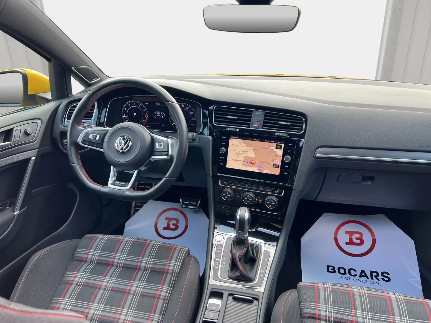 Volkswagen Golf GTI 2.0TSI 24pk DSG | Exclusive Yellow color | PANO Jaune - 2