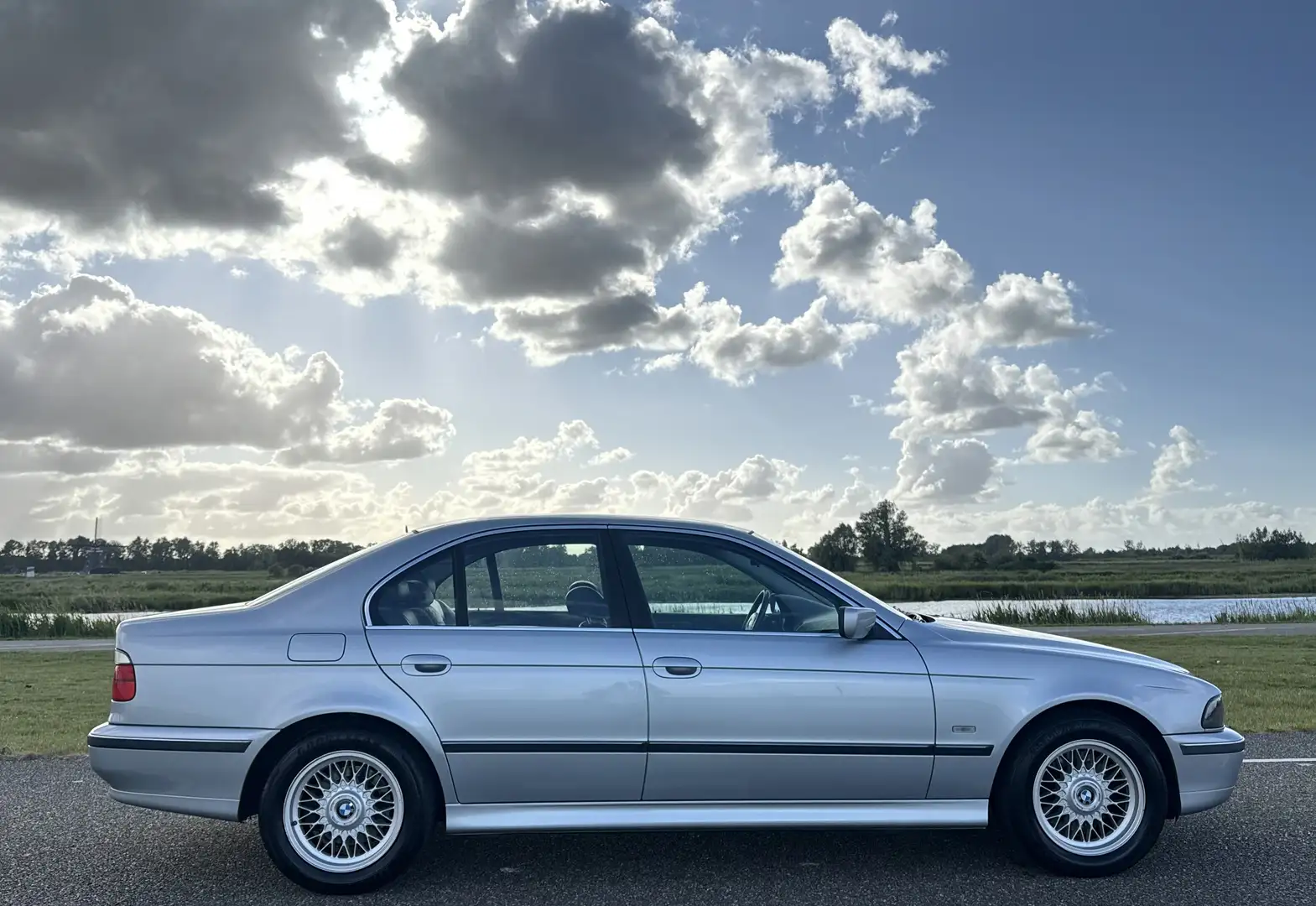 BMW 540 540i - 2