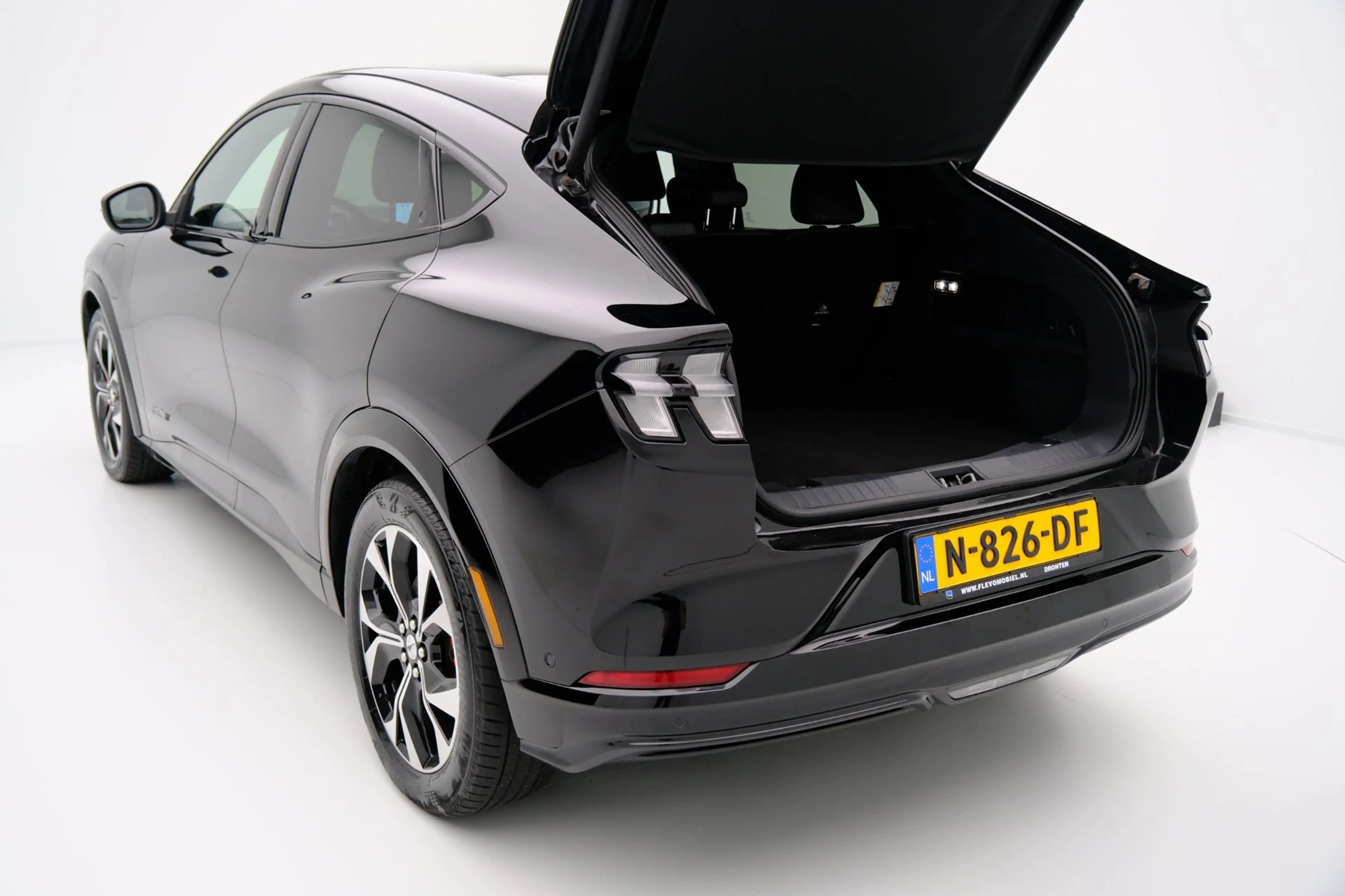 Ford Mustang Mach-E Extended AWD 98 kWh Aut. Pano|1e Eig|Leder|Navi|B& — photo 7