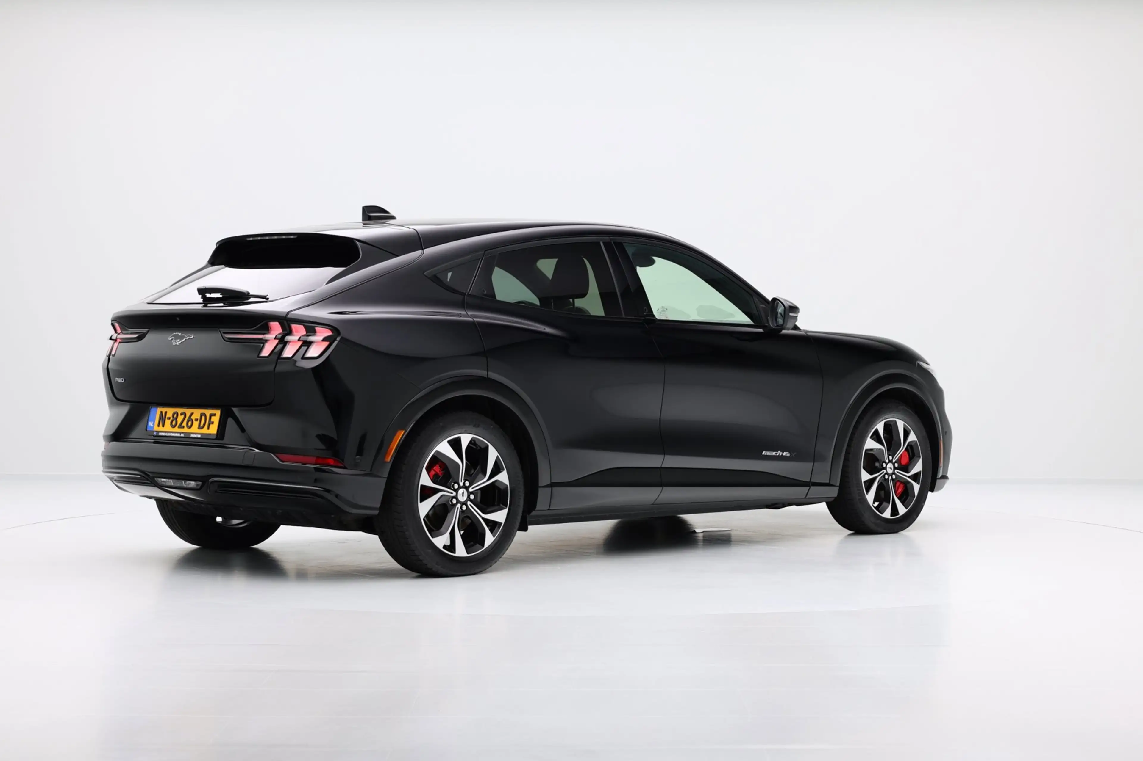 Ford Mustang Mach-E Extended AWD 98 kWh Aut. Pano|1e Eig|Leder|Navi|B& — photo 3