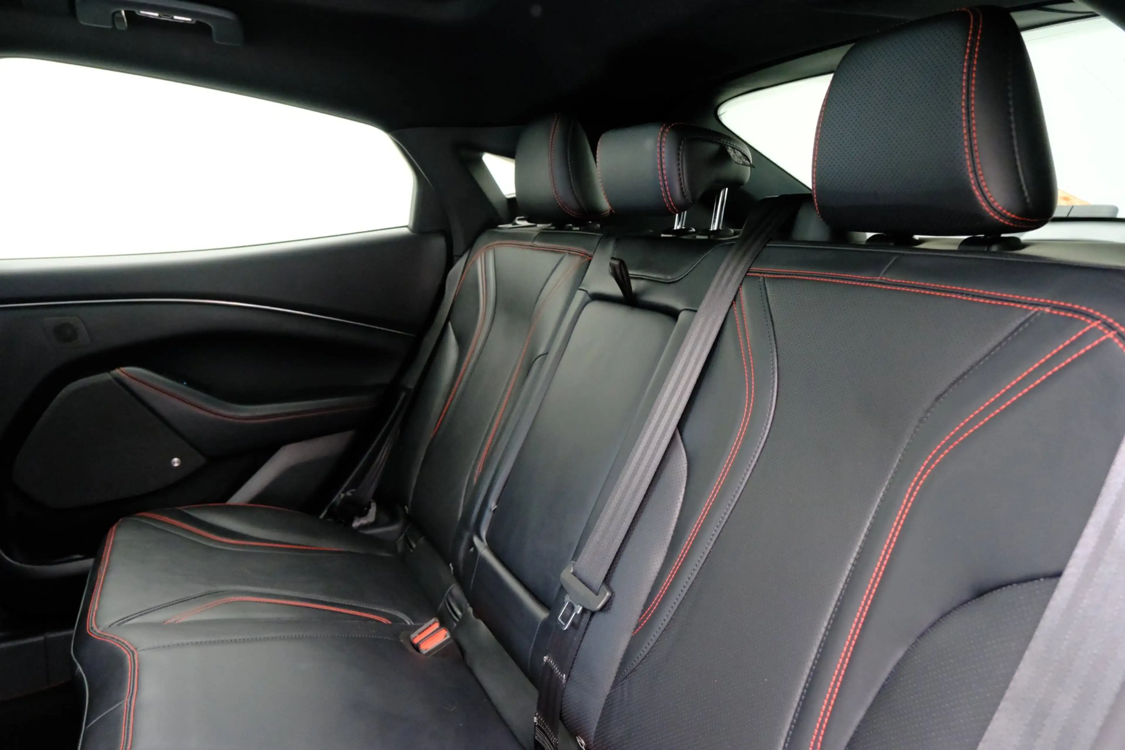 Ford Mustang Mach-E Extended AWD 98 kWh Aut. Pano|1e Eig|Leder|Navi|B& — photo 38
