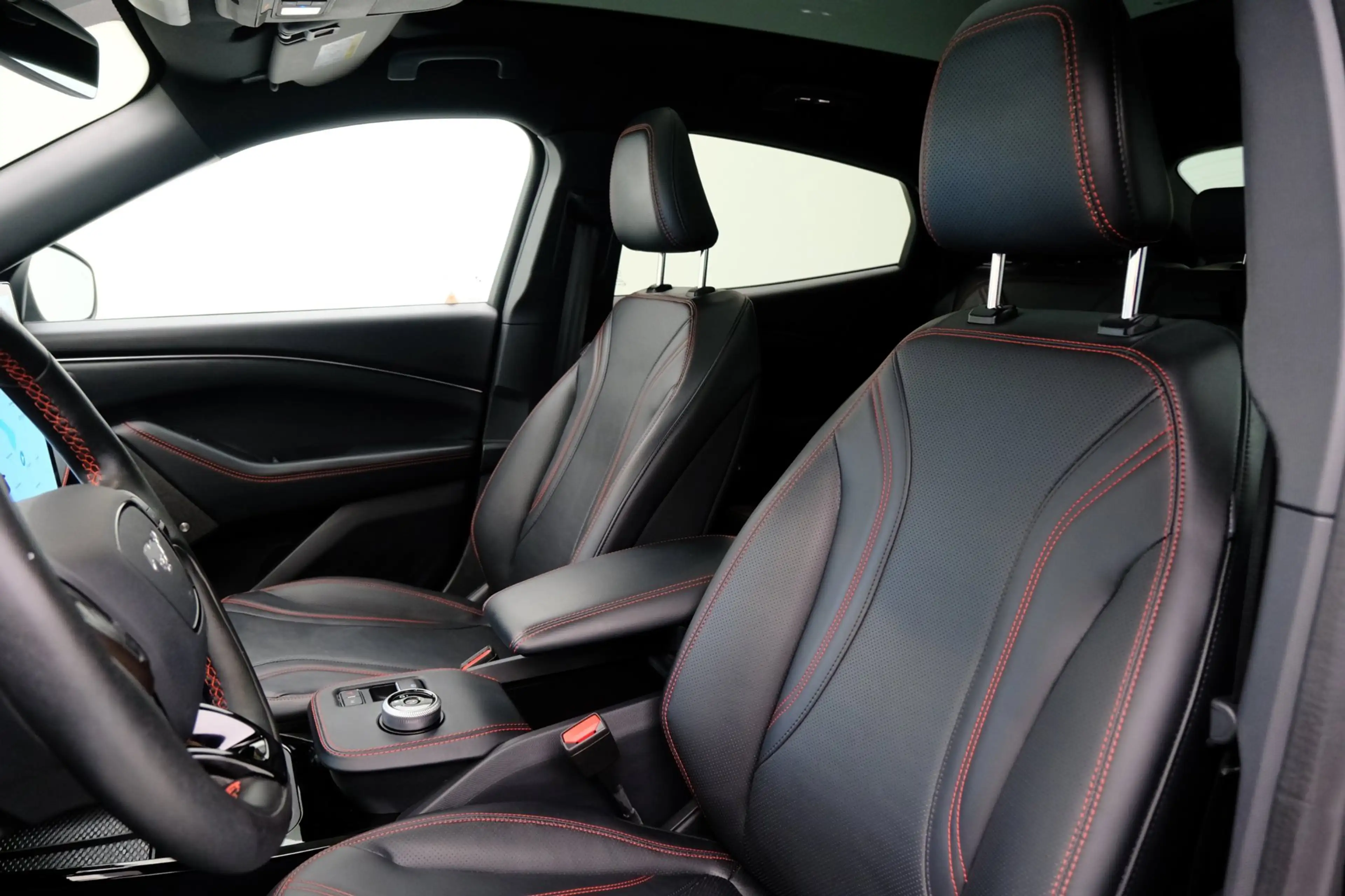 Ford Mustang Mach-E Extended AWD 98 kWh Aut. Pano|1e Eig|Leder|Navi|B& — photo 36