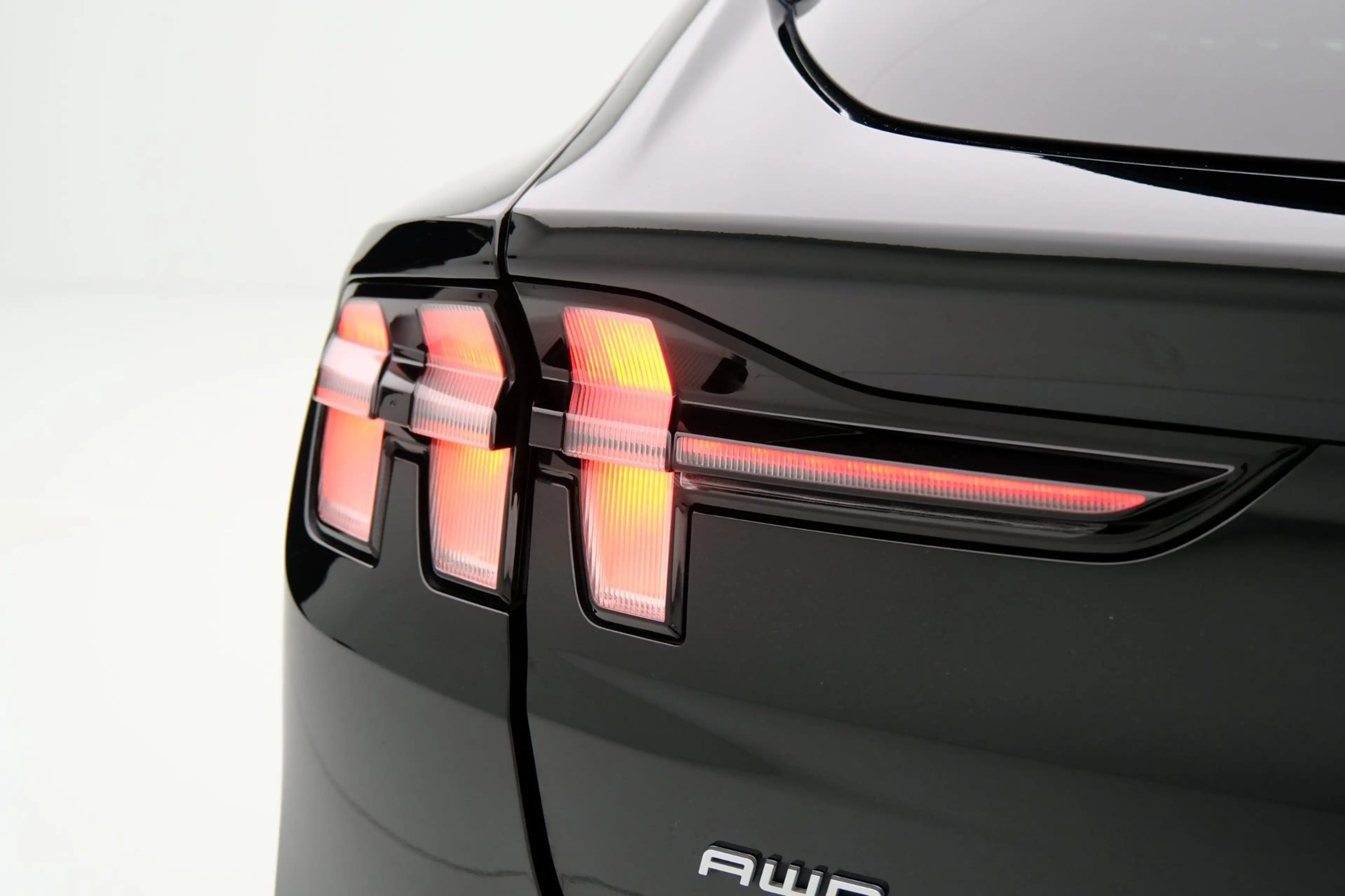 Ford Mustang Mach-E Extended AWD 98 kWh Aut. Pano|1e Eig|Leder|Navi|B& — photo 21