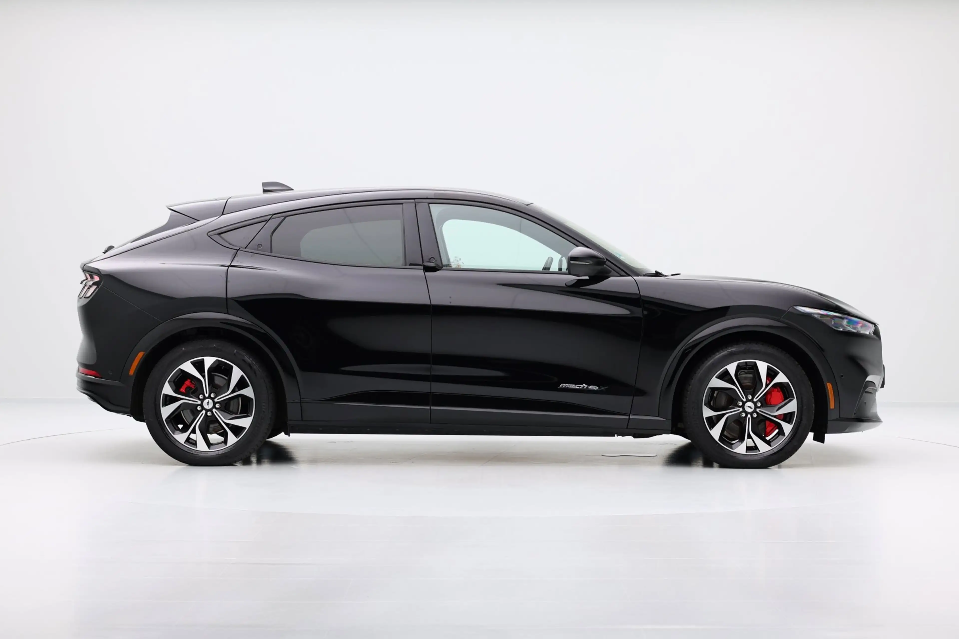Ford Mustang Mach-E Extended AWD 98 kWh Aut. Pano|1e Eig|Leder|Navi|B& — photo 40