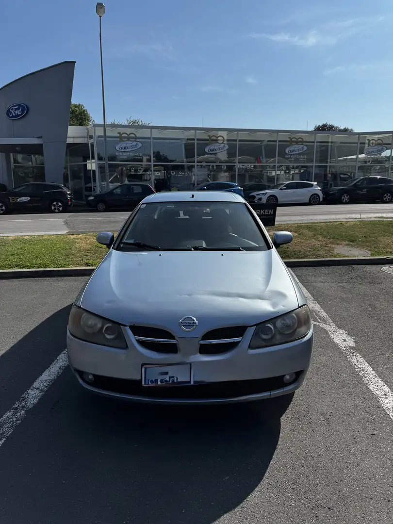 Nissan Almera - 1