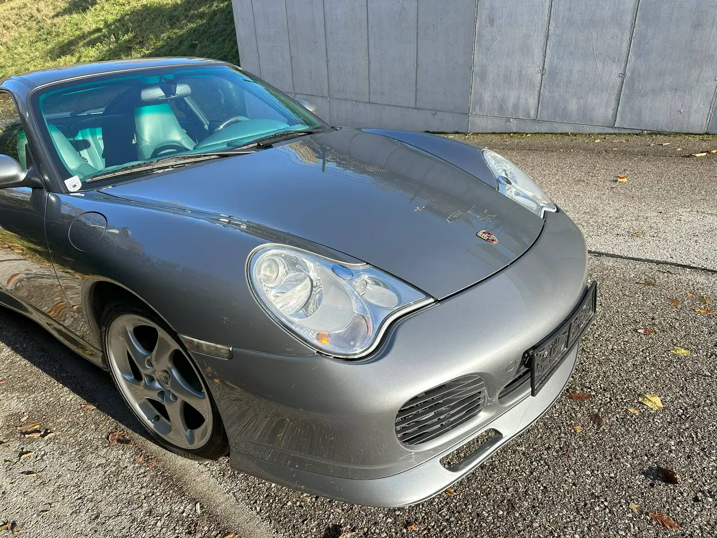 Porsche 996 Turbo mit Aerokit, Schiebedach und Carbon-Paket Silber - 1