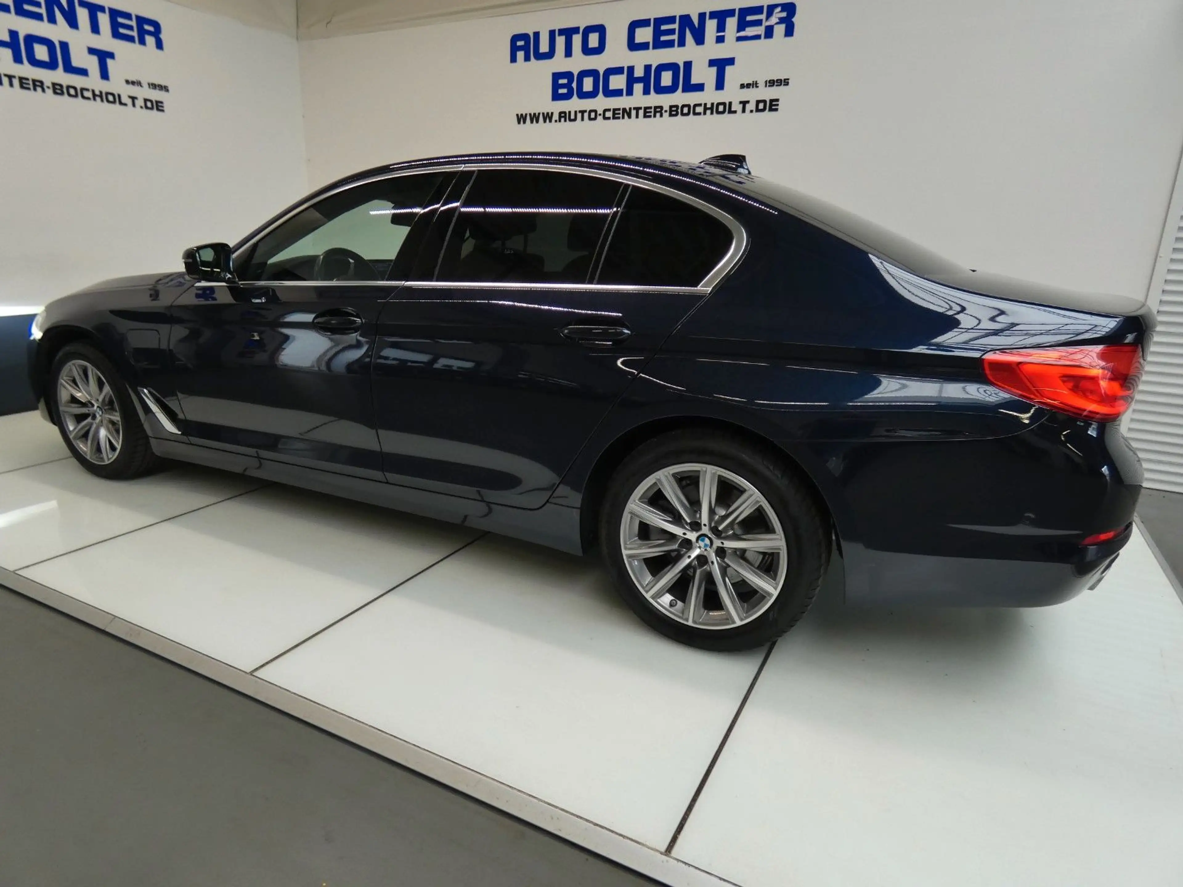 BMW 530 e iPerformance*HUD*LED*TV*GSD*HiFi — photo 12