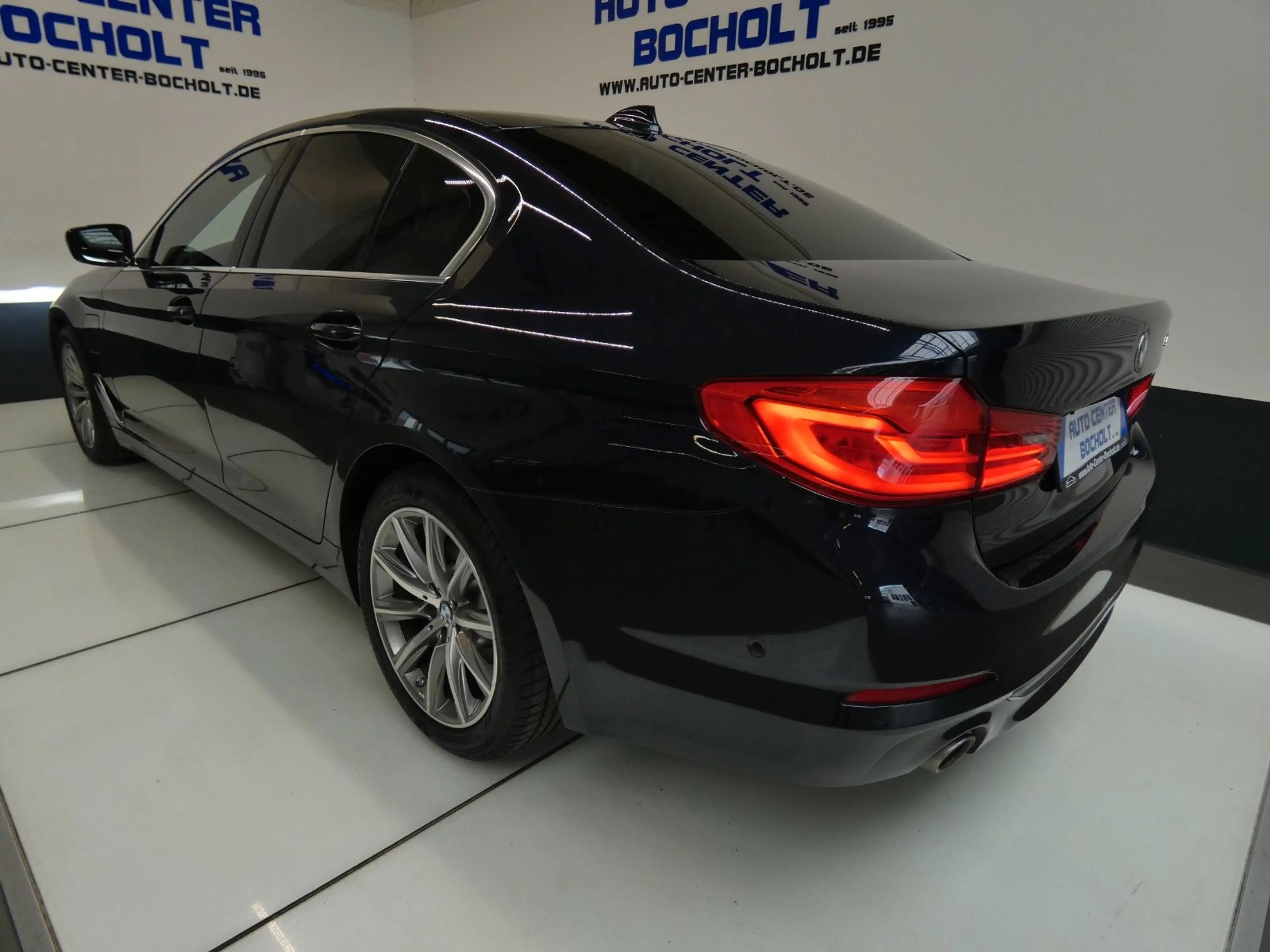 BMW 530 e iPerformance*HUD*LED*TV*GSD*HiFi — photo 11
