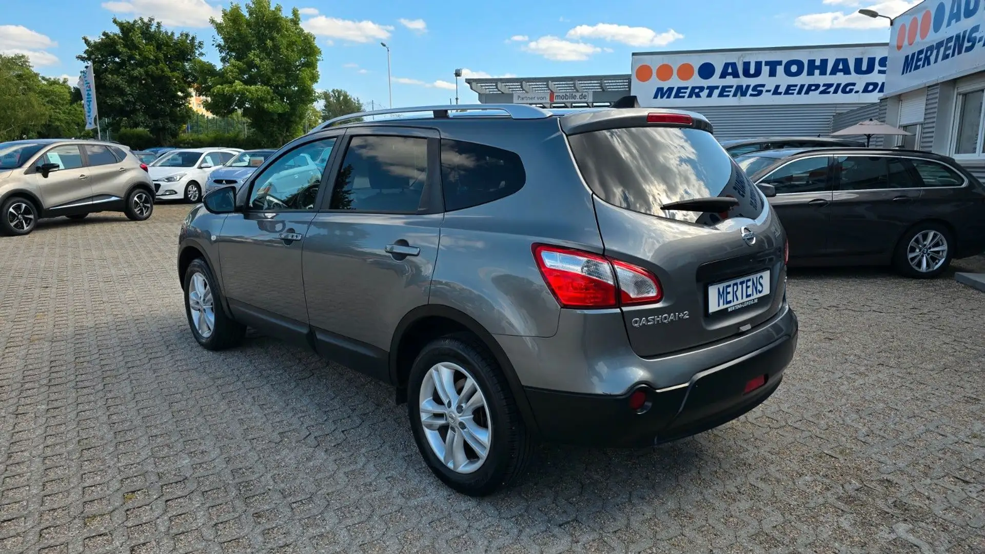 Nissan Qashqai+2 4x4 tekna Xen Nav SHZ 7 Sitze Gri - 2