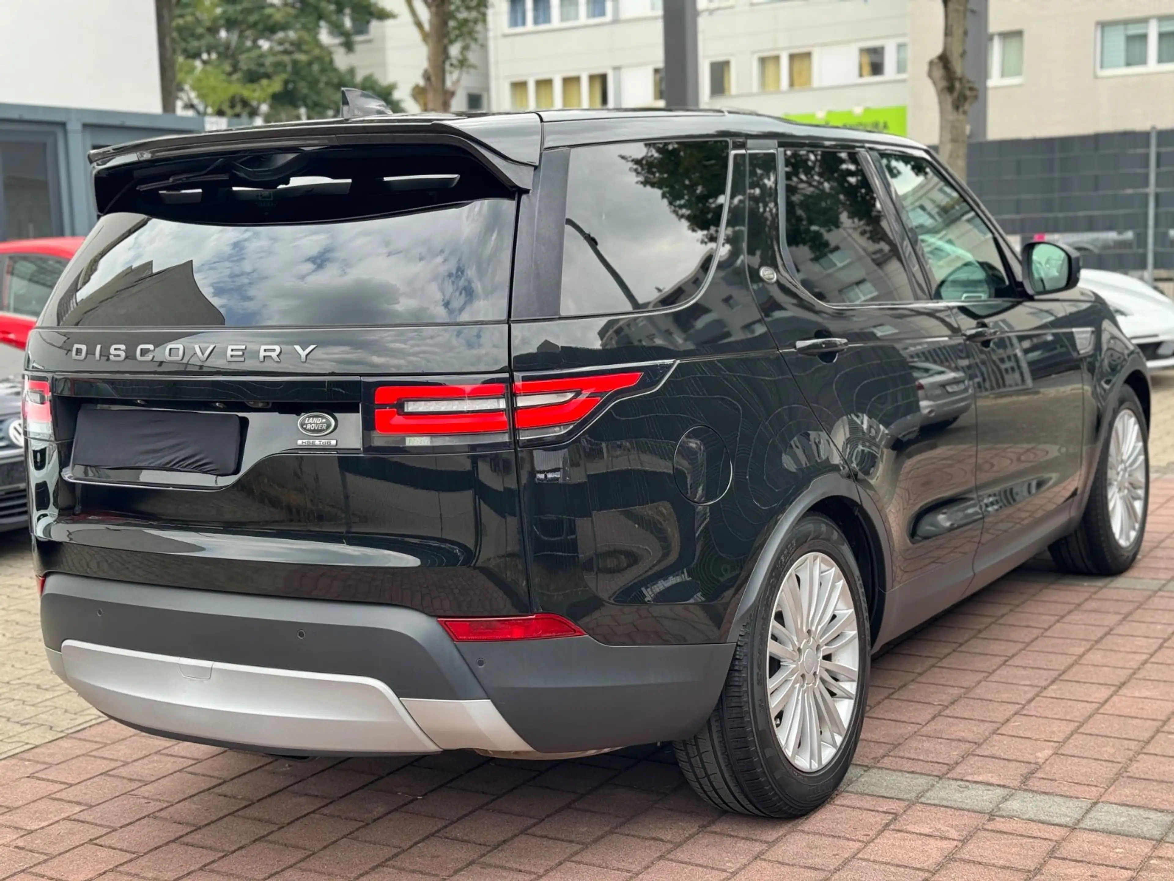 Land Rover Discovery 5 HSE TD6 Aut. 7 SITZE/PANO/KAMERA/AHK — photo 4