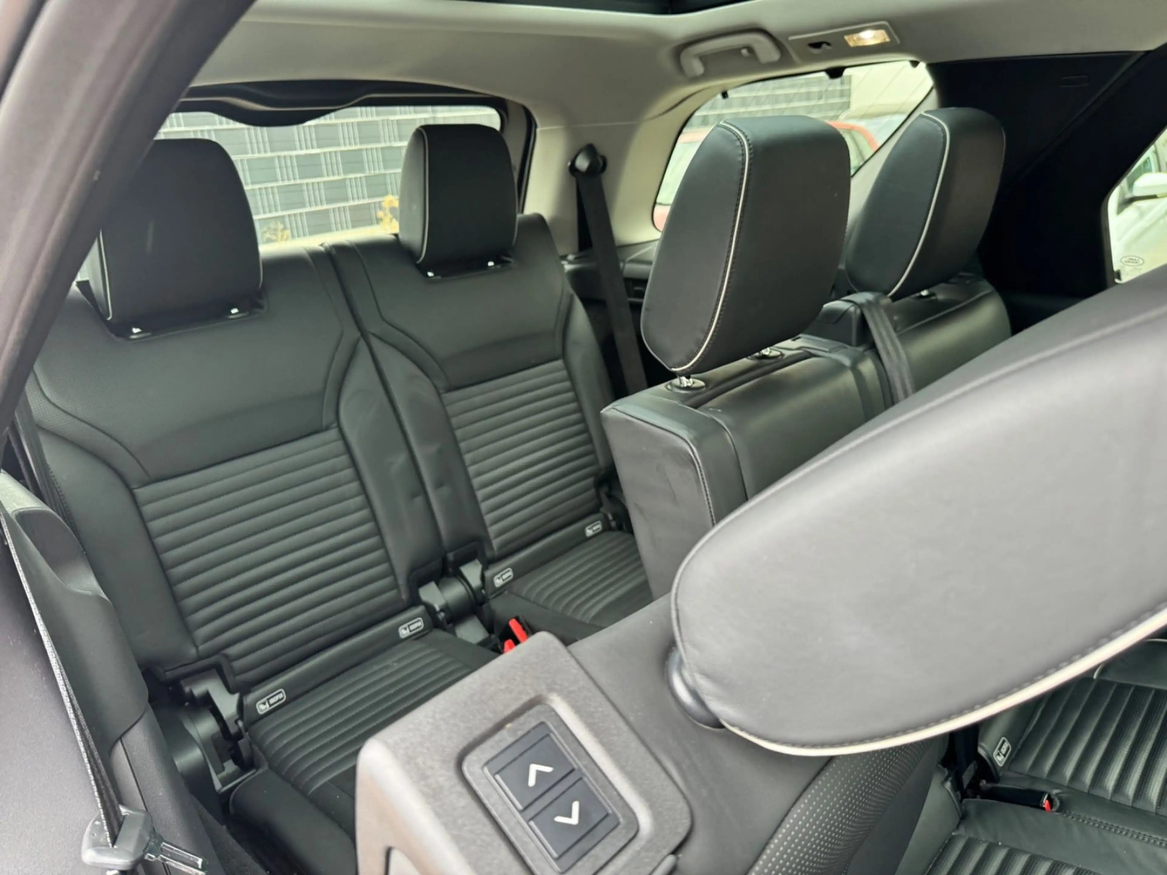 Land Rover Discovery 5 HSE TD6 Aut. 7 SITZE/PANO/KAMERA/AHK — photo 14