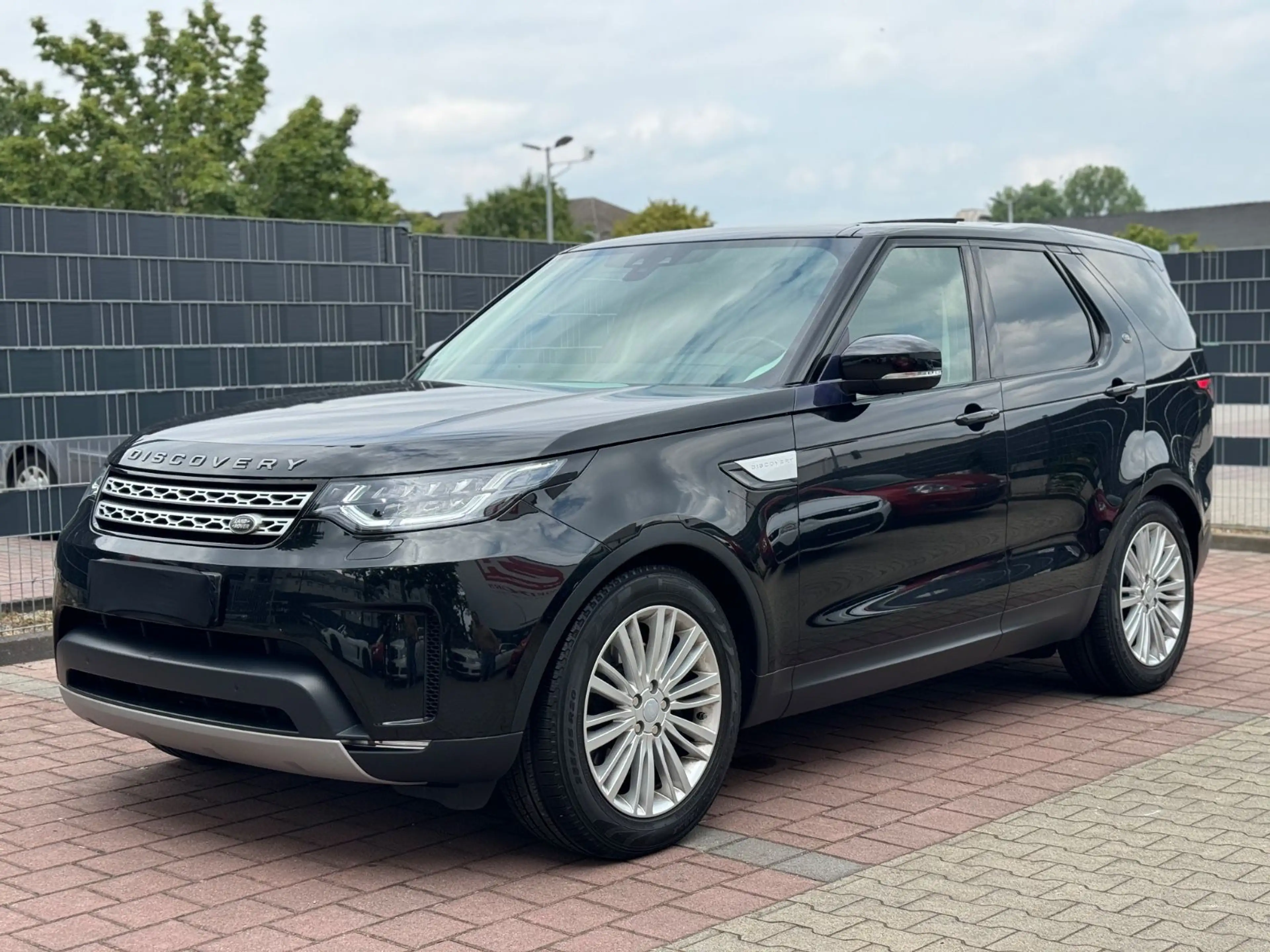 Land Rover Discovery 5 HSE TD6 Aut. 7 SITZE/PANO/KAMERA/AHK — photo 2