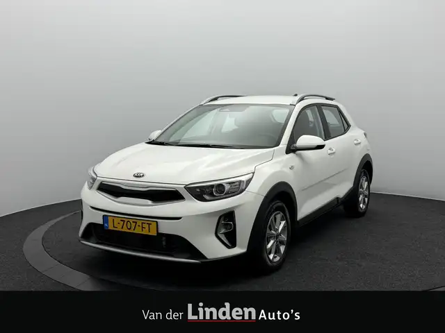 2021 Kia Stonic in White for sale