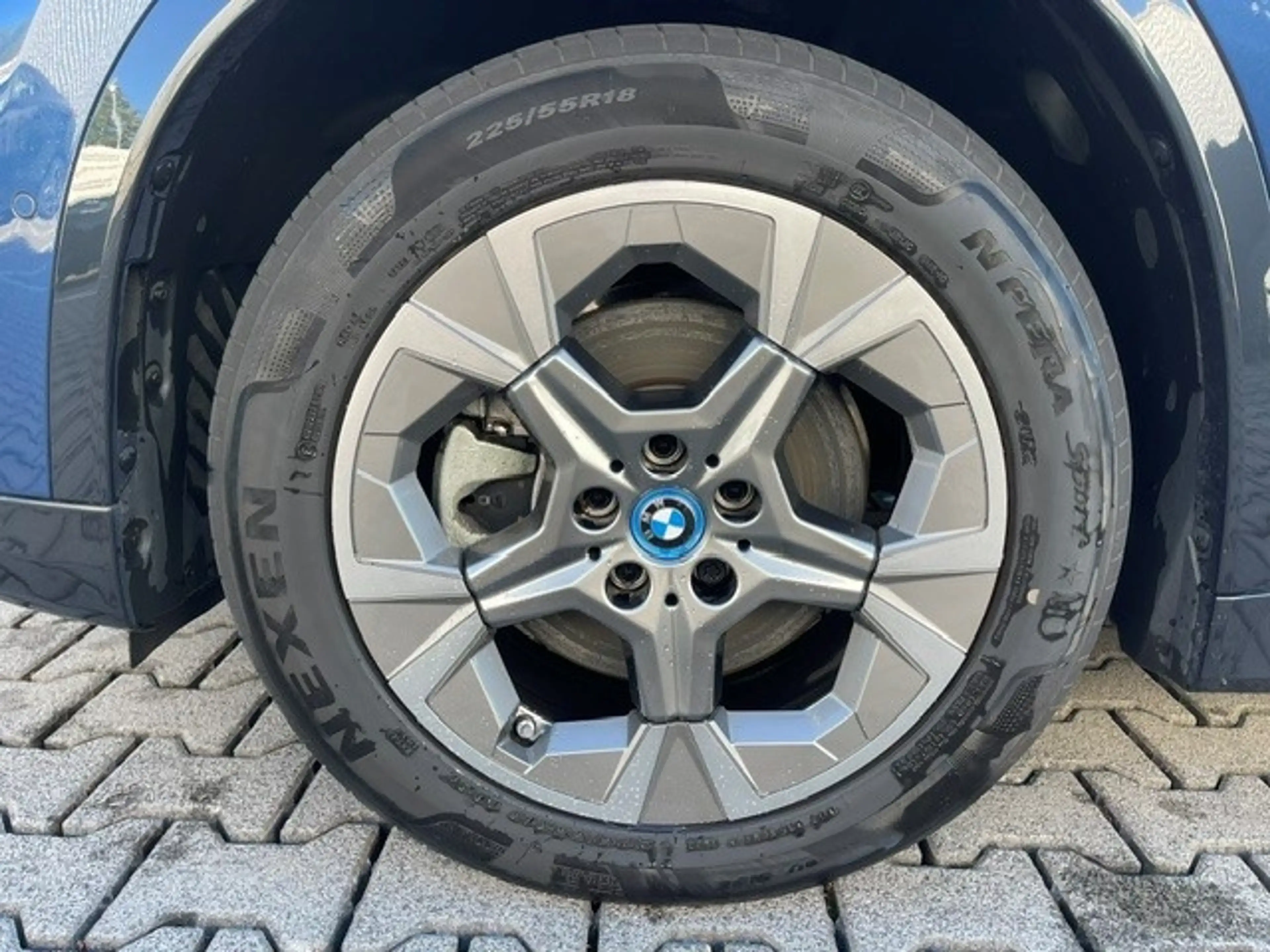 BMW iX1 xDrive 30 xLine HUD AD AHK-klappbar Navi Digitales — photo 13