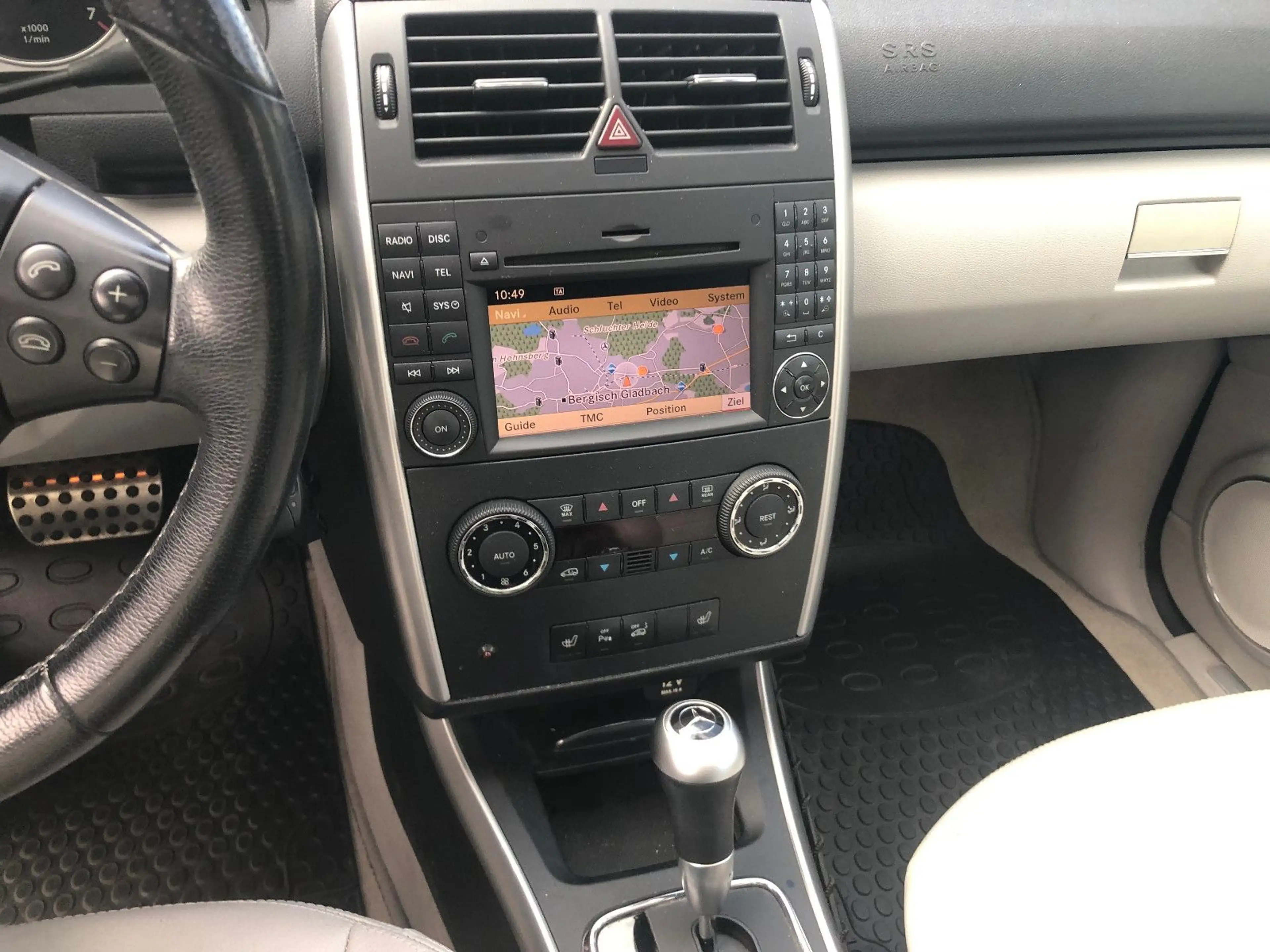 Mercedes-Benz A 200 /Autom./Navi/Sitzheizung/Leder — photo 8
