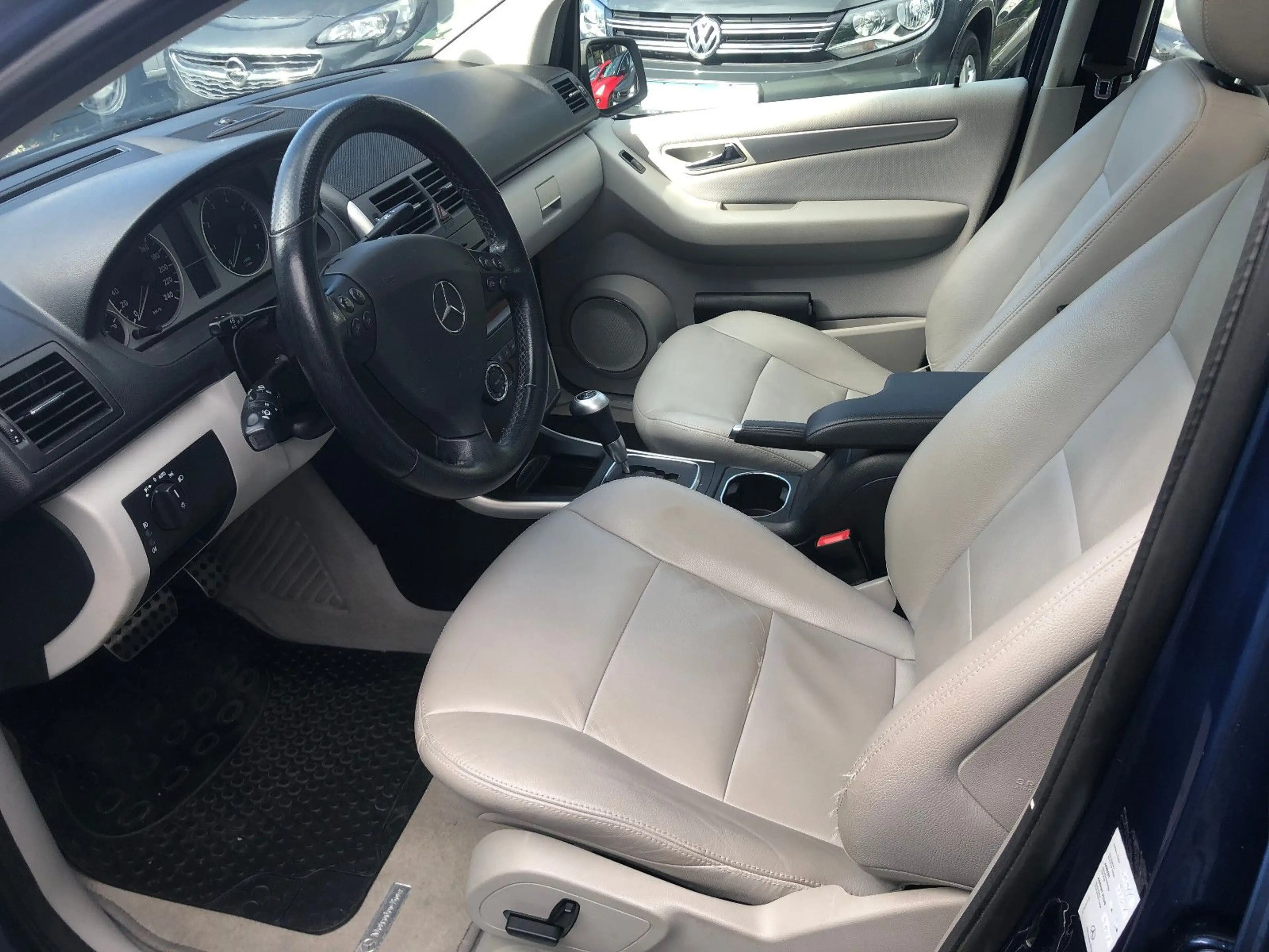 Mercedes-Benz A 200 /Autom./Navi/Sitzheizung/Leder — photo 7