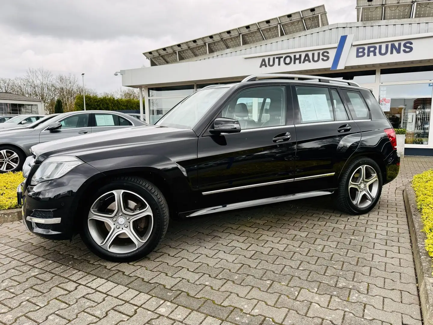 Mercedes-Benz GLK 220 CDI 4M, SPORT-PAKET, Autom, PTS, Navi, AHK, SHZ, Negro - 2
