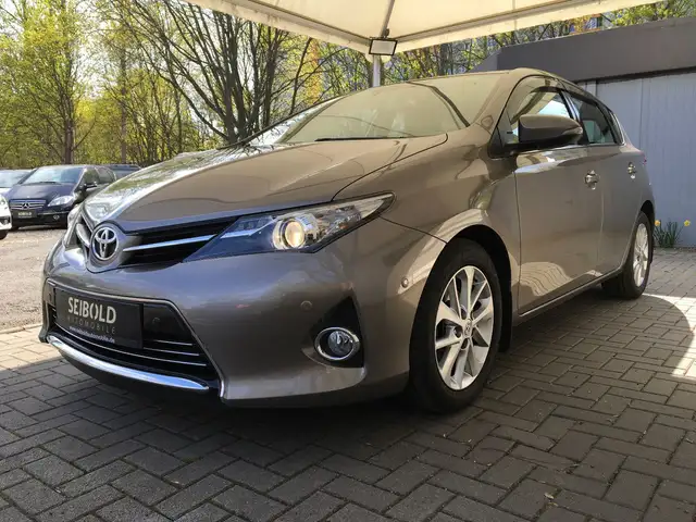 Toyota Auris 1.6 Executive Autom/1.Hd/Shz/Temp/Kamera