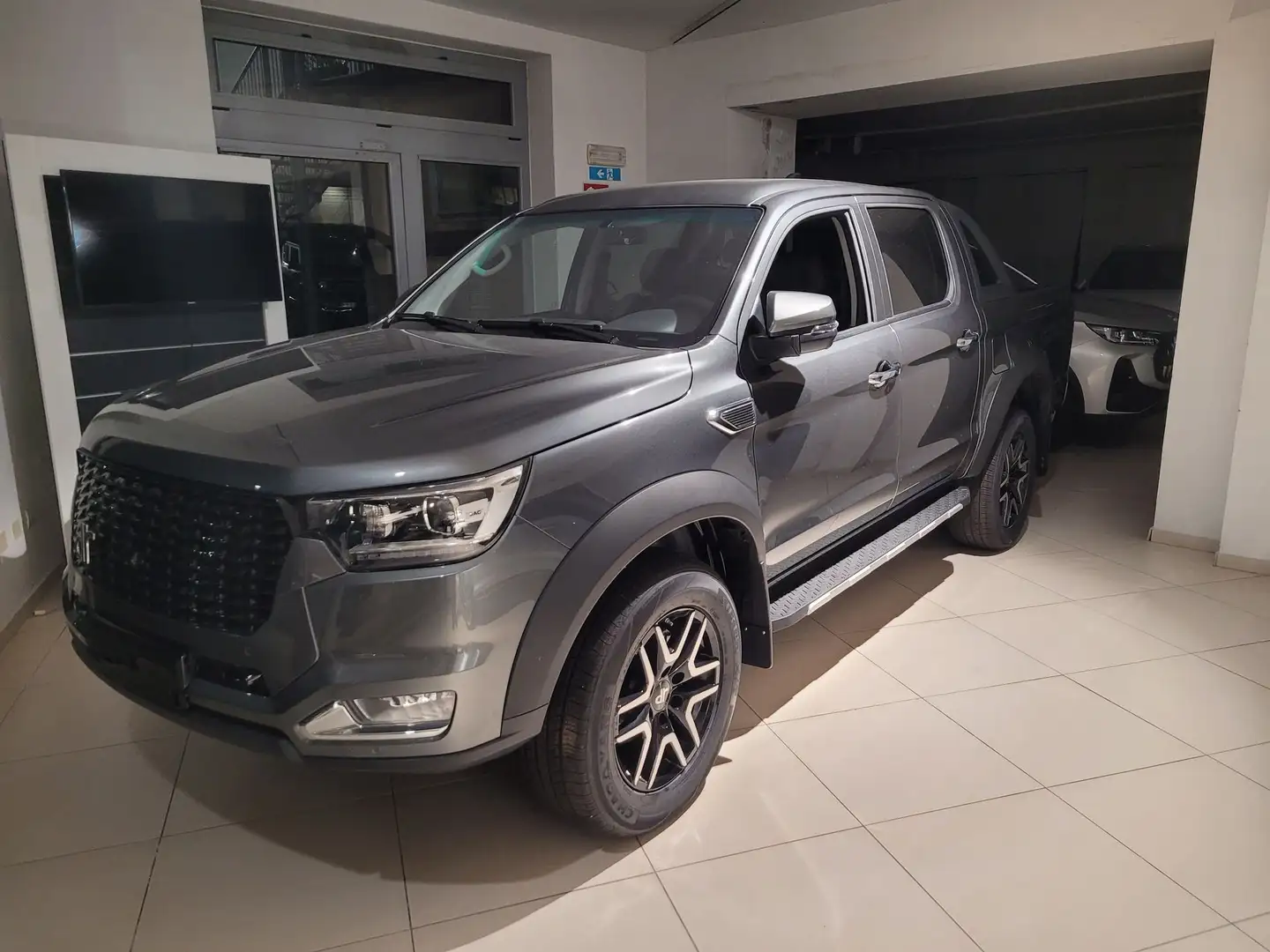 DR Automobiles PK8 - 1