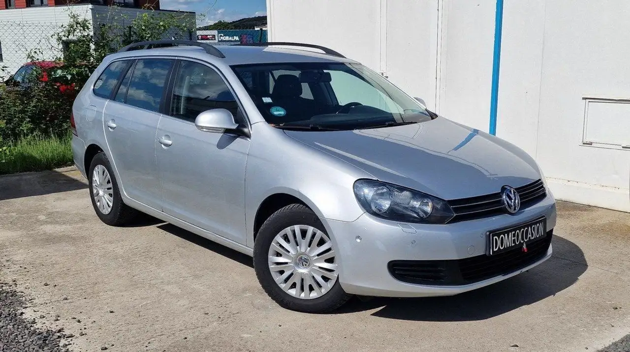 Volkswagen Golf SW 1.6 TDI 105 DSG BVA