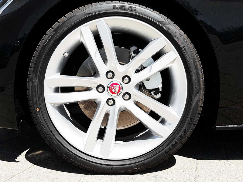 Jaguar XE D180 Aut. R-Dynamic SE — photo 9