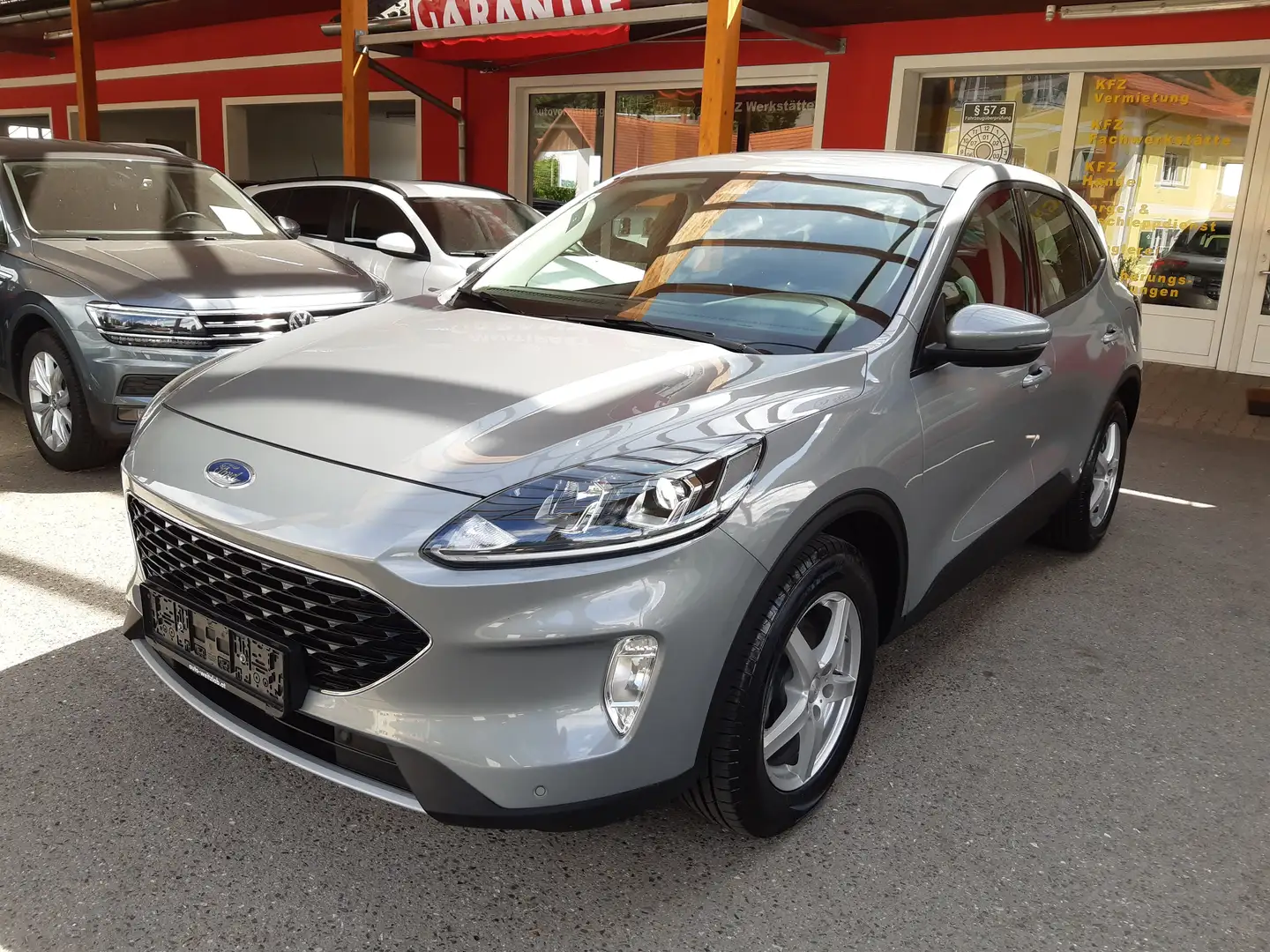 Ford Kuga 1,5 EcoBlue Cool & Connect Grau - 1