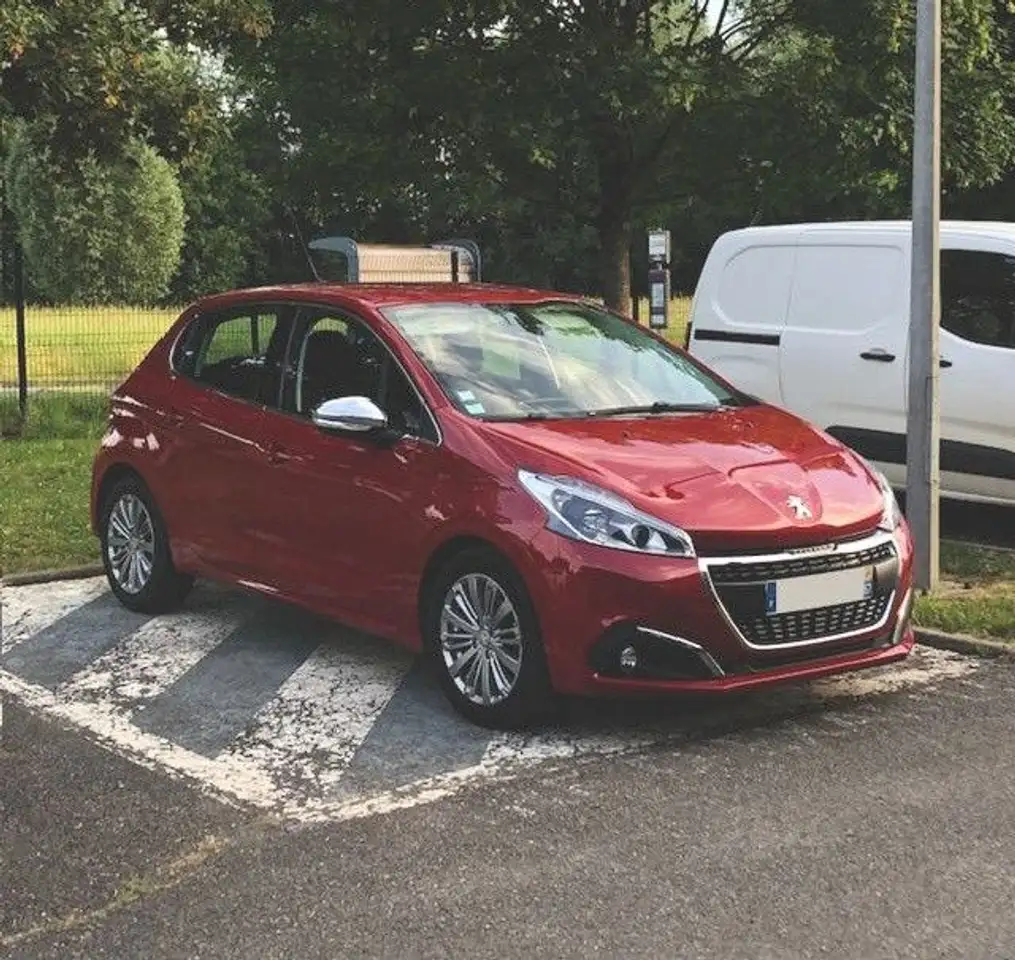 Peugeot 208 110CV Allure