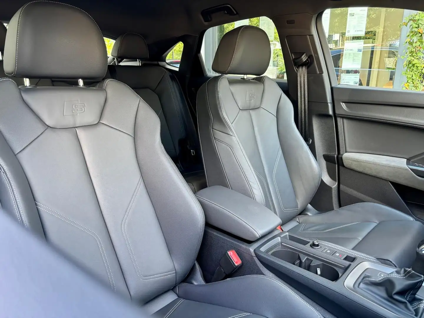 Audi Q3 Sportback 1.5 150CV | AUT | S line | 39490€ TTC Grau - 2