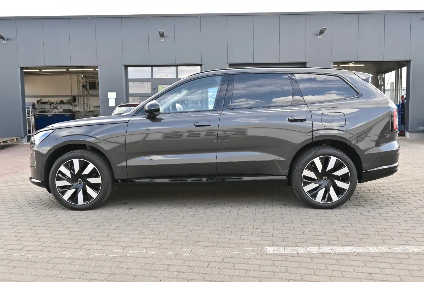 Volvo EX90 Twin Motor AWD Ultra 7-Sitzer*AHK Grau - 2