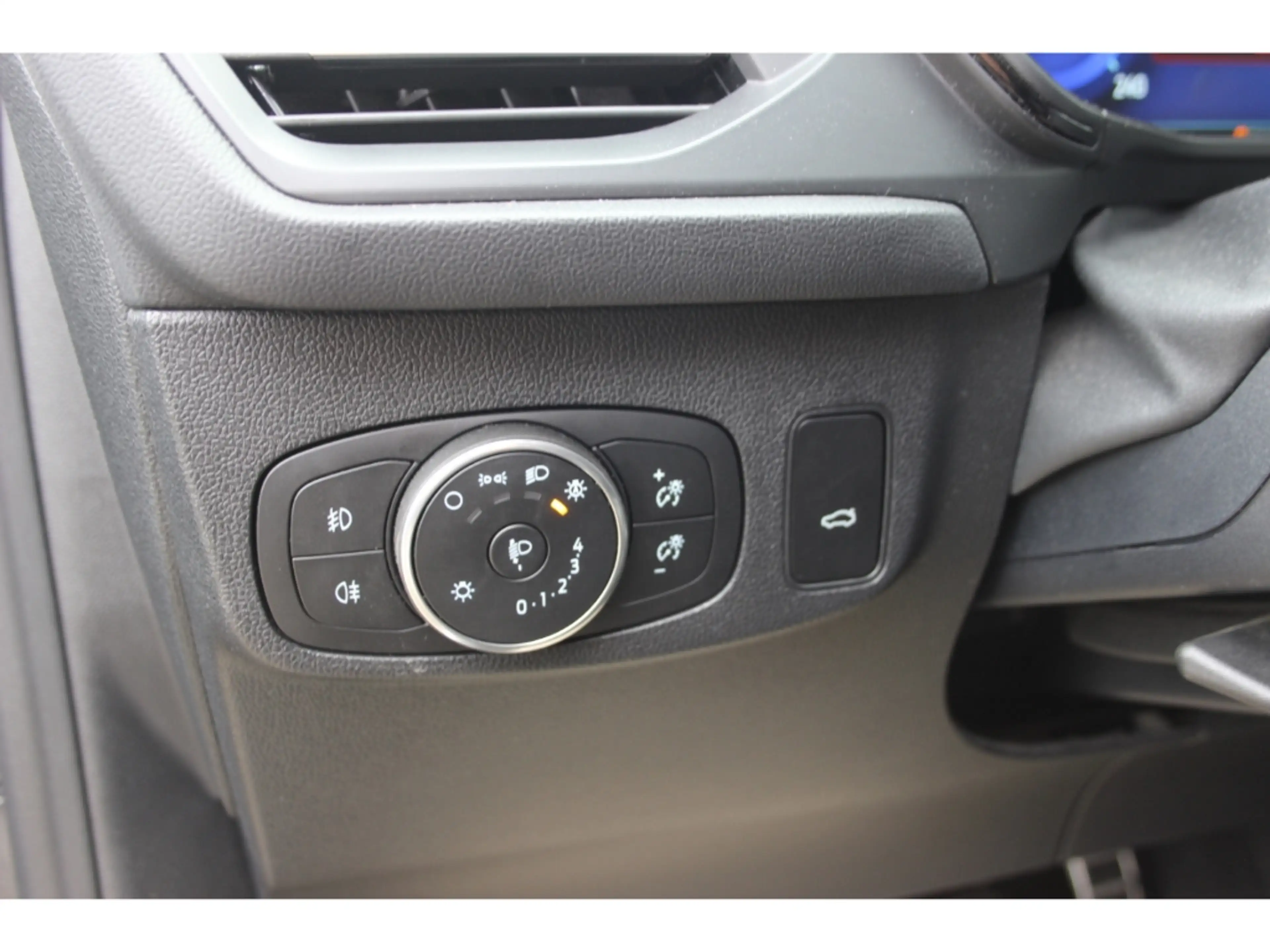 Ford Focus 2.0 Turnier ST-Line X LED AHZV — photo 8